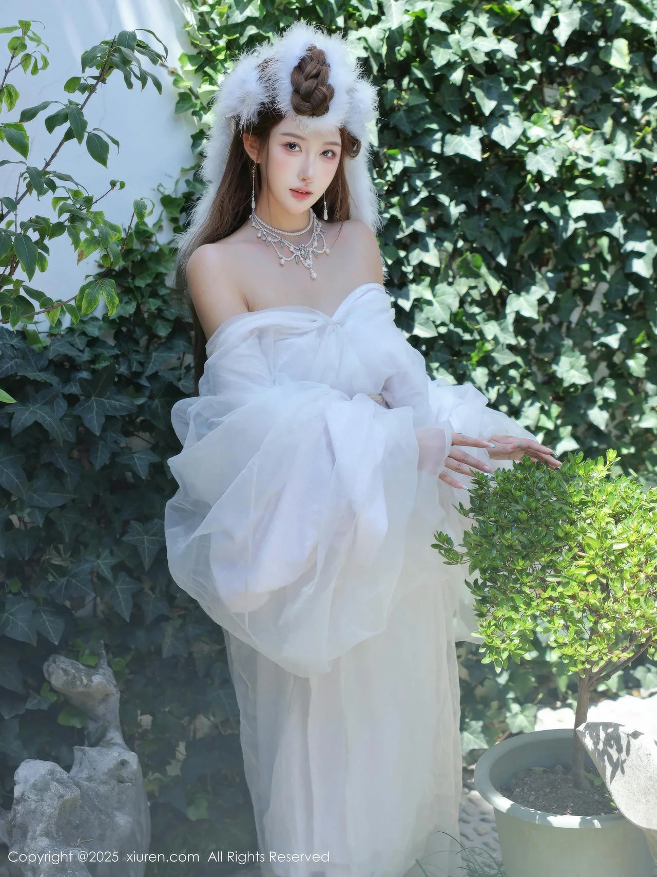 XiuRen 秀人 No.10843 金允希Yuki 白色锦毛鼠装扮 - 3