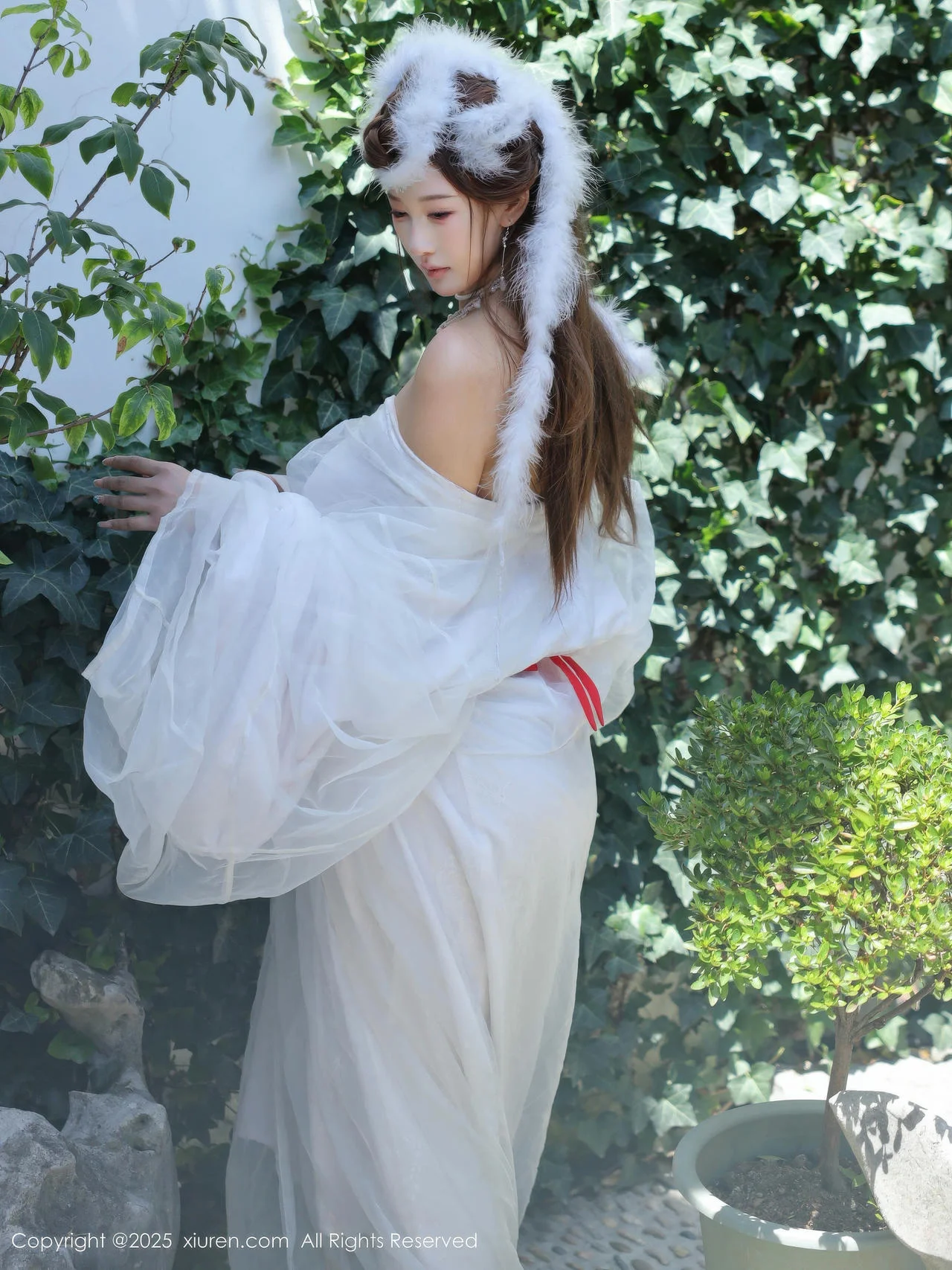 XiuRen 秀人 No.10843 金允希Yuki 白色锦毛鼠装扮 - 4