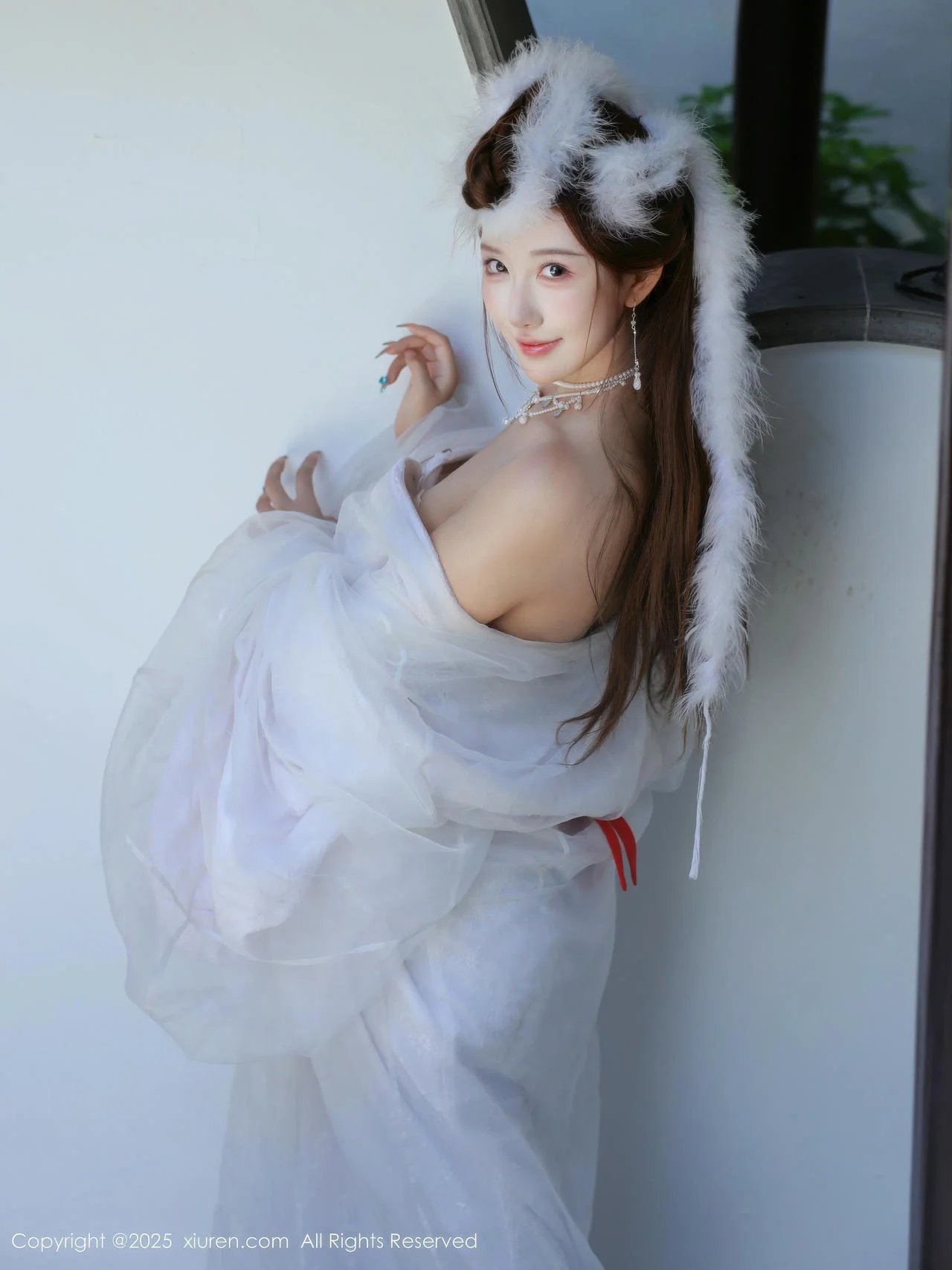 XiuRen 秀人 No.10843 金允希Yuki 白色锦毛鼠装扮 - 2