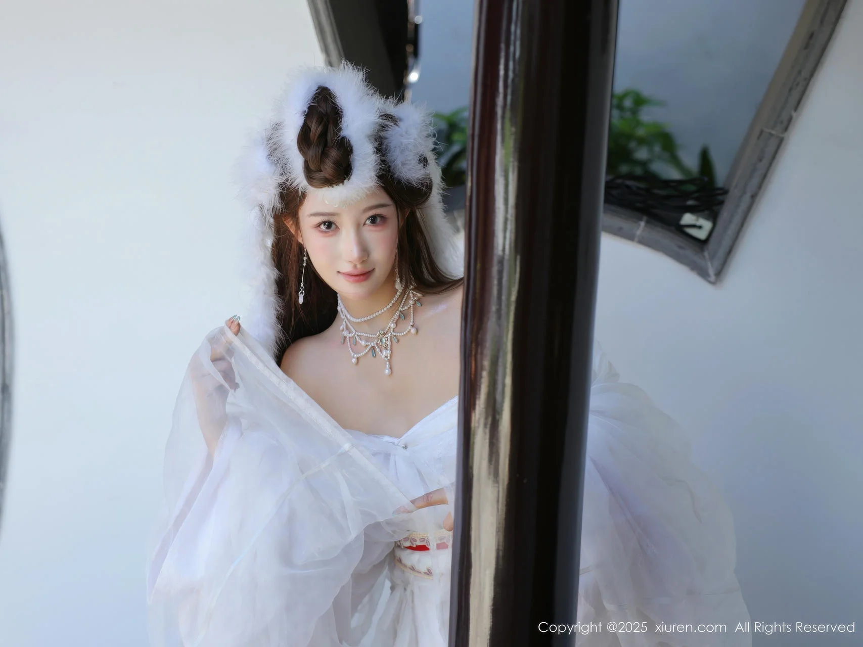 XiuRen 秀人 No.10843 金允希Yuki 白色锦毛鼠装扮 - 4