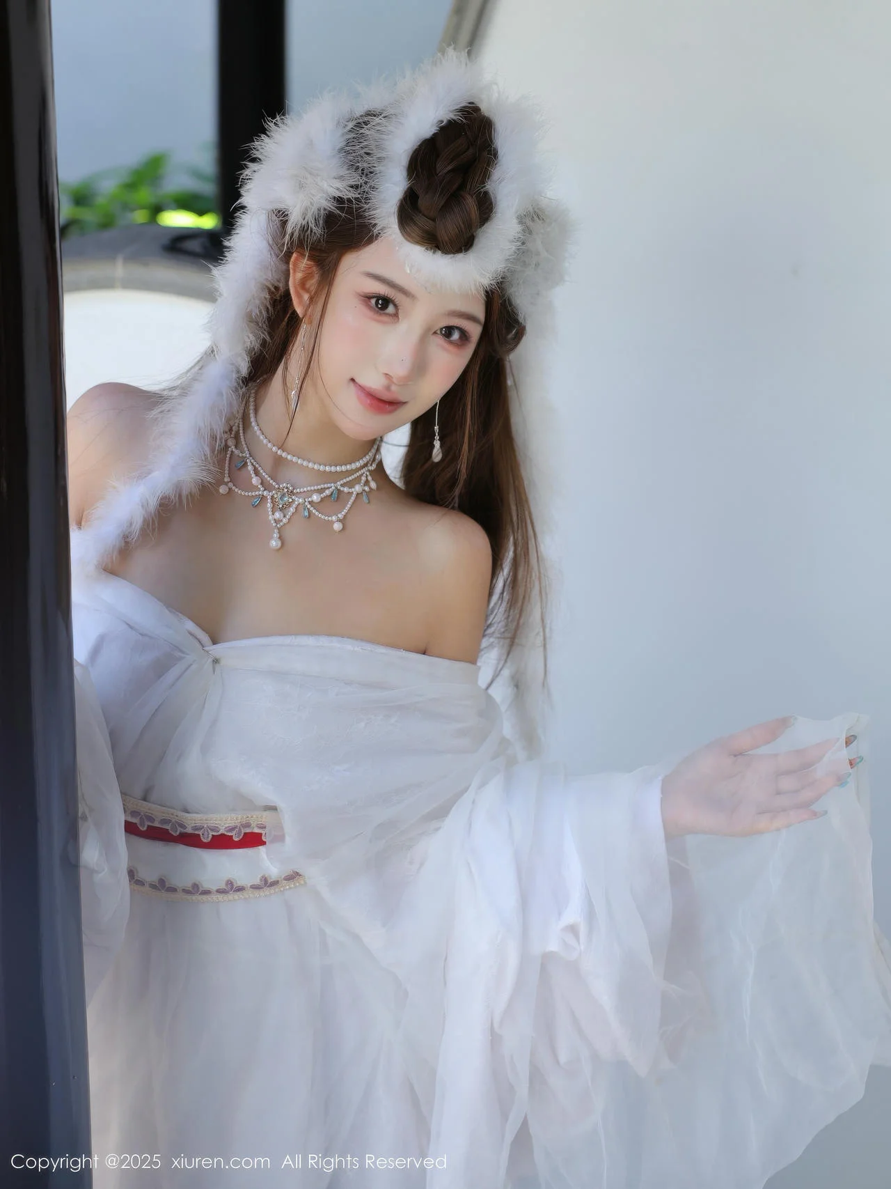 XiuRen 秀人 No.10843 金允希Yuki 白色锦毛鼠装扮 - 5