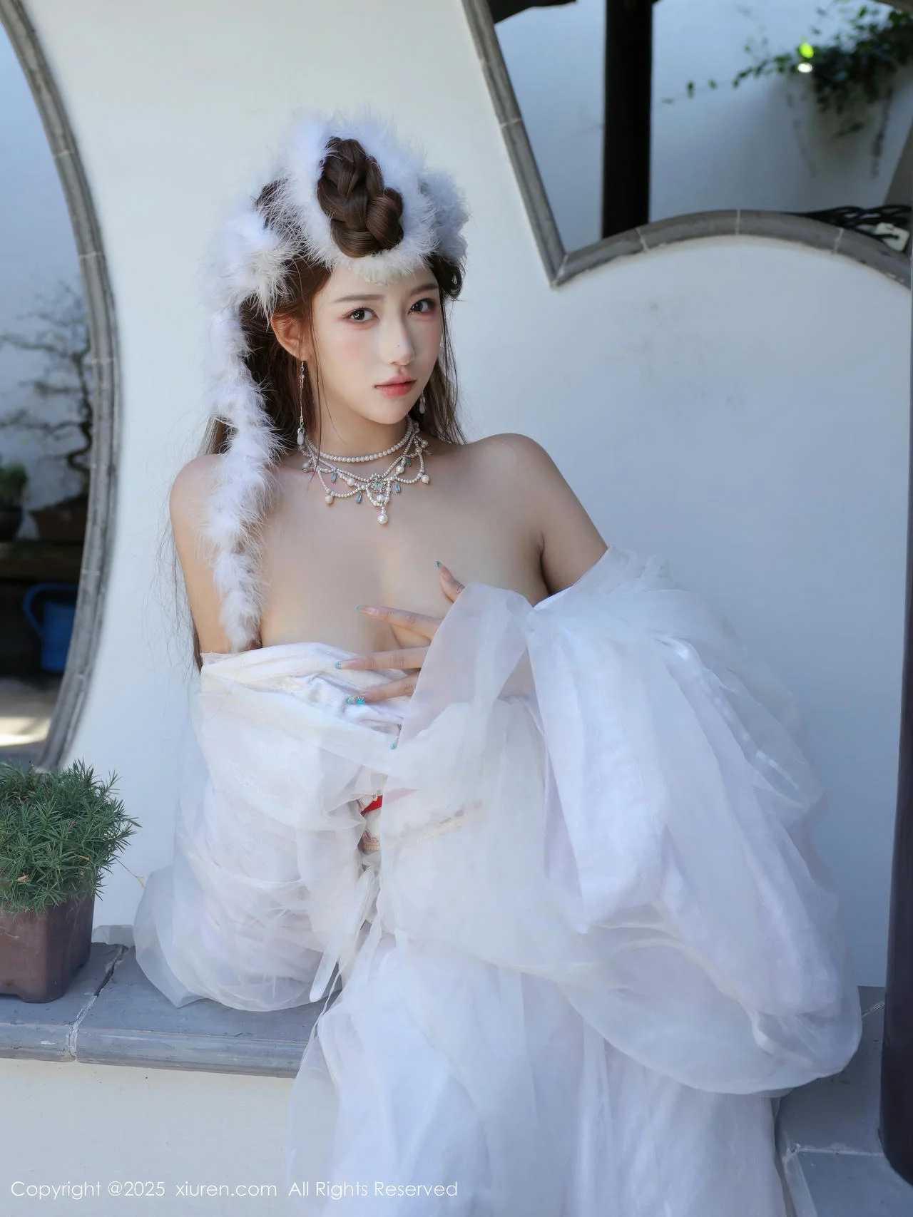 XiuRen 秀人 No.10843 金允希Yuki 白色锦毛鼠装扮 - 2