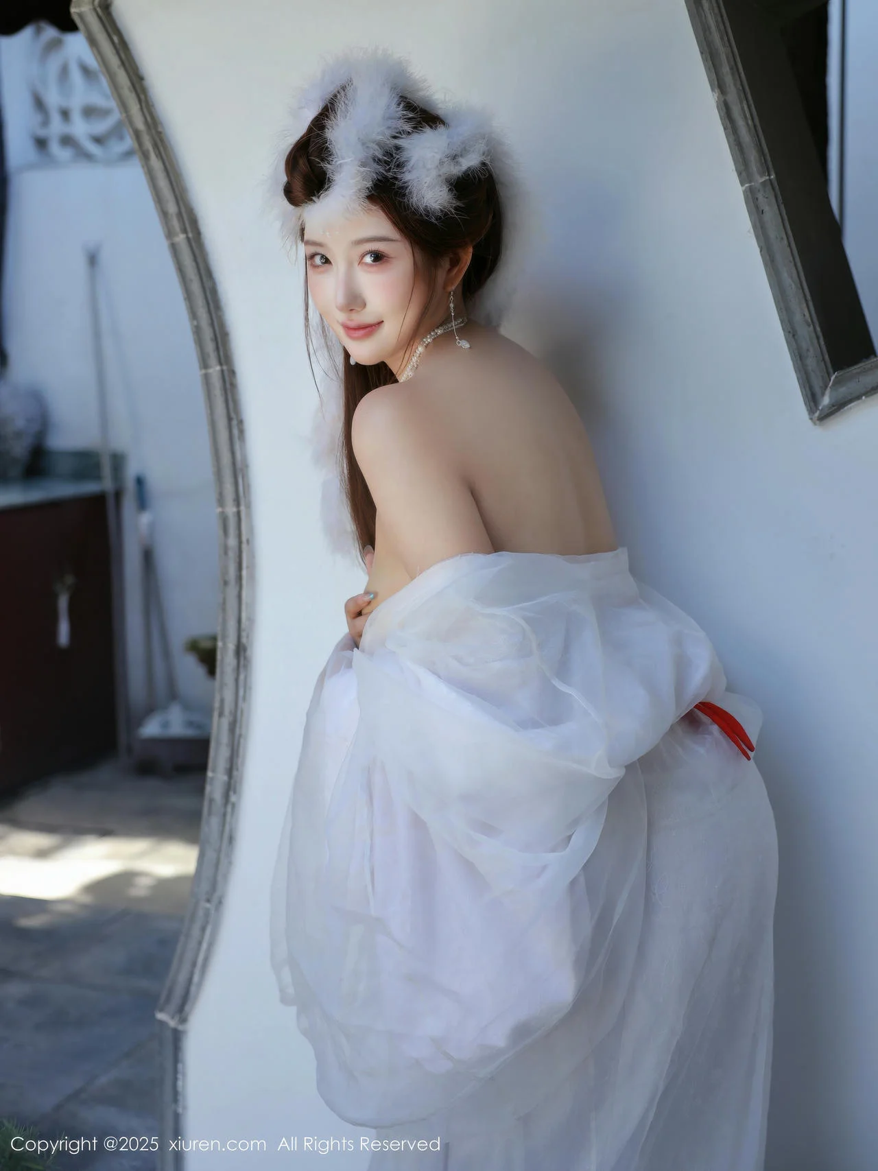 XiuRen 秀人 No.10843 金允希Yuki 白色锦毛鼠装扮 - 1