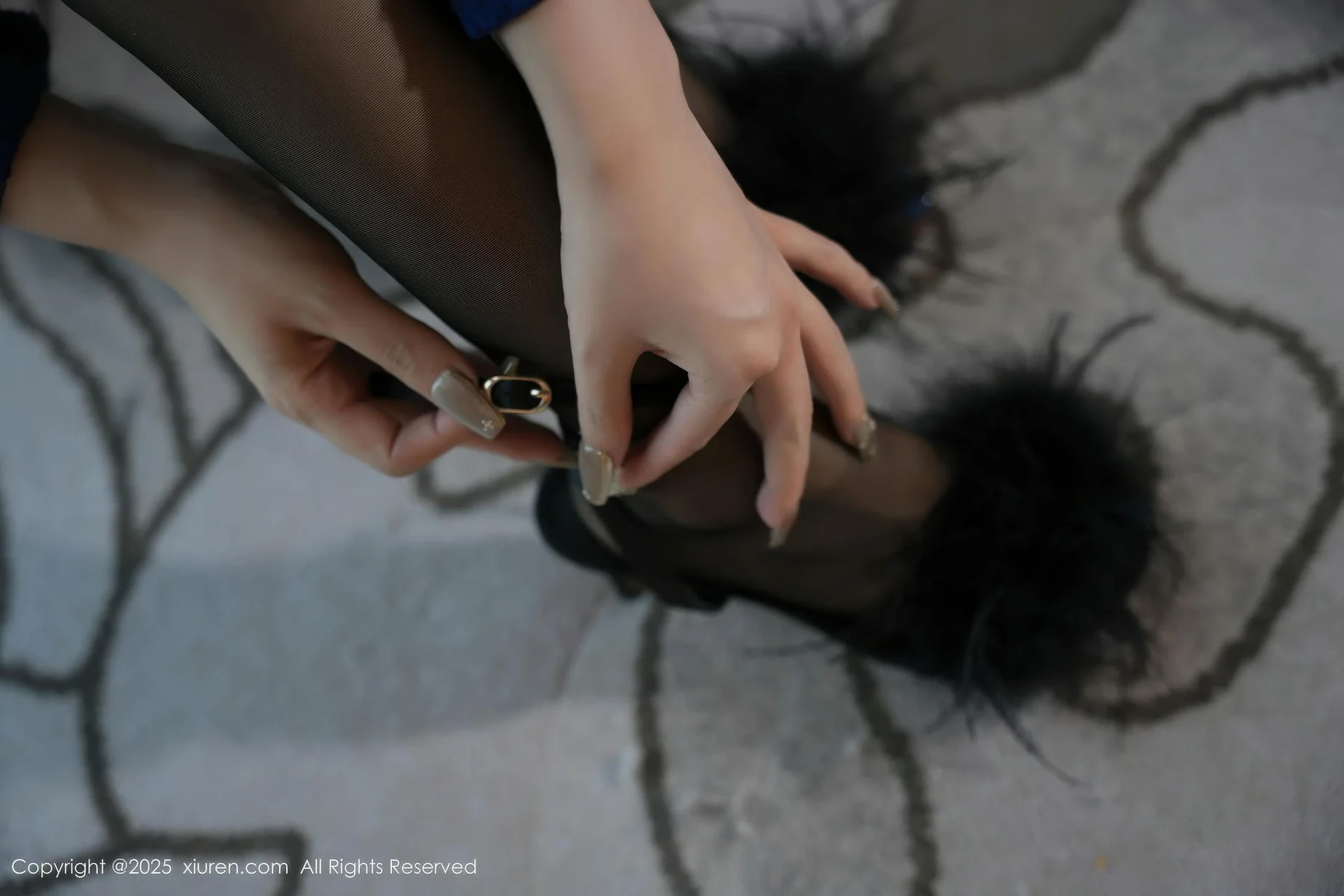 XiuRen 秀人 No.10852 白芷yy街拍蓝色连衣紧身短裙 - 1