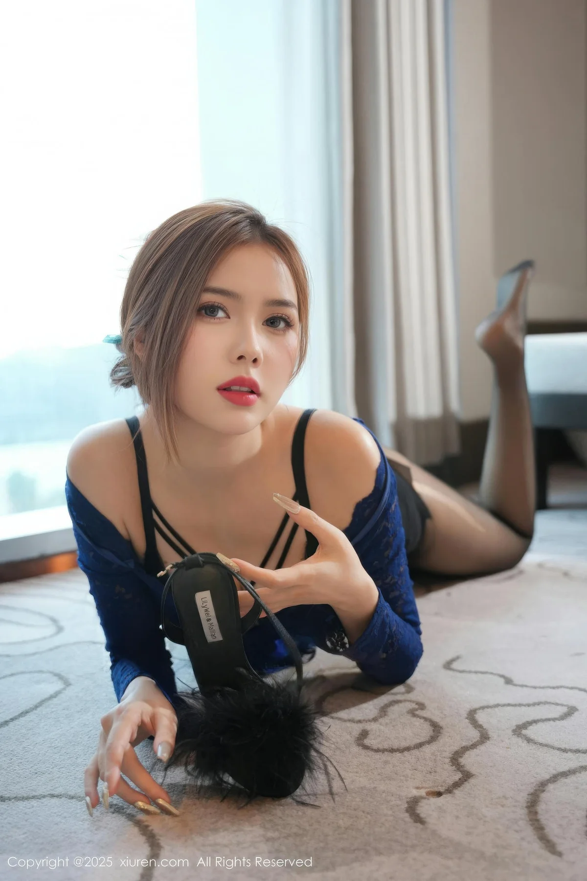 XiuRen 秀人 No.10852 白芷yy街拍蓝色连衣紧身短裙 - 8