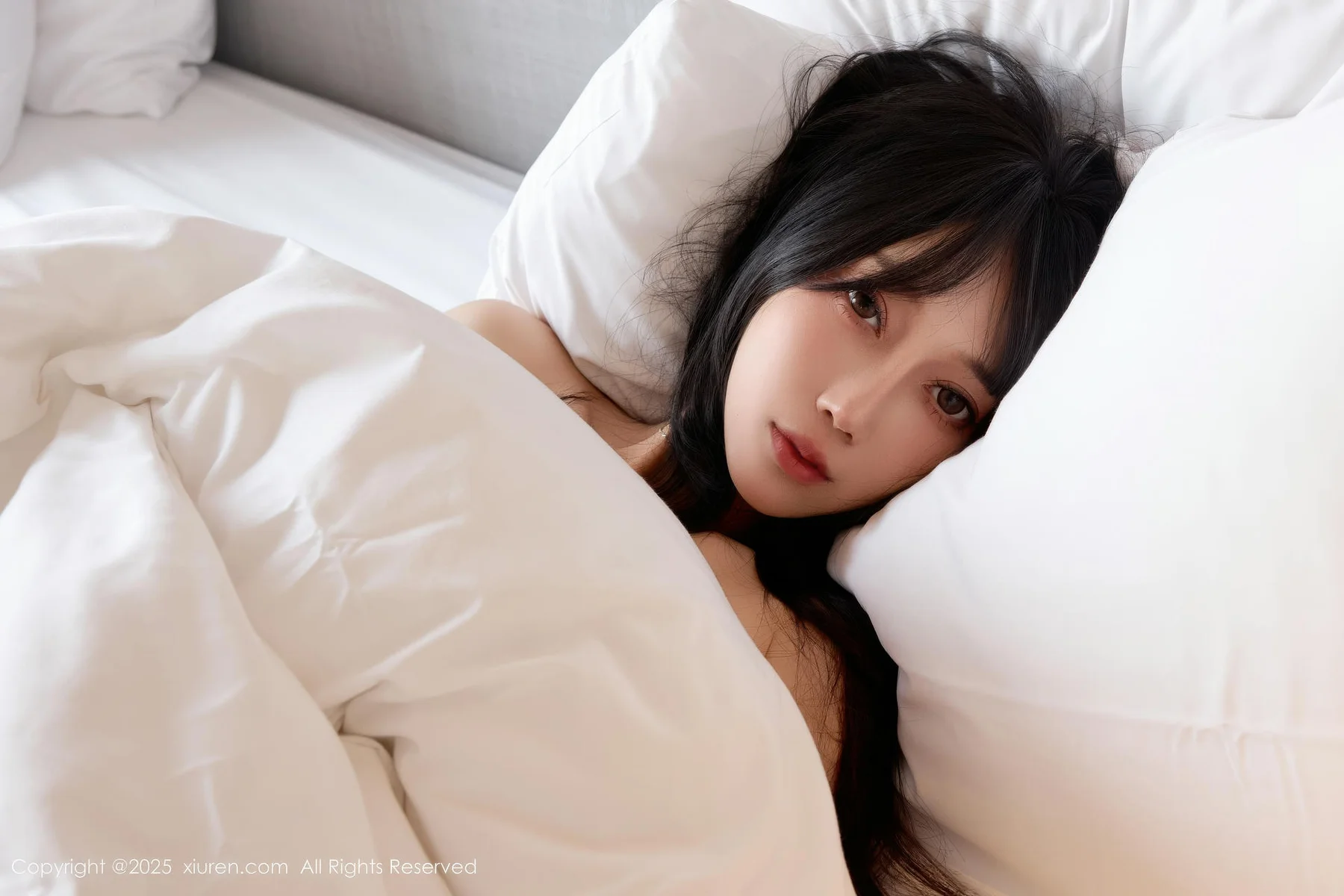 XiuRen 秀人 No.10862 玥儿玥er 黑色网袜旧照片翘臀美女 - 1