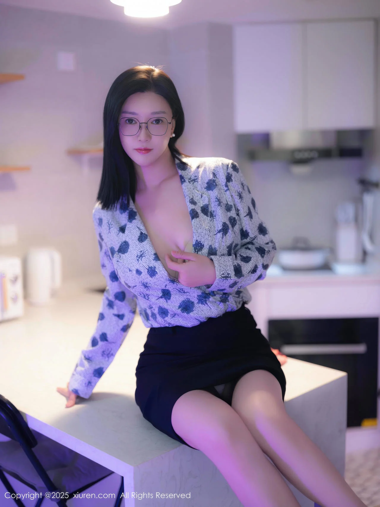 XiuRen 秀人 No.10866 软情空姐爆乳连体衣制服 - 4