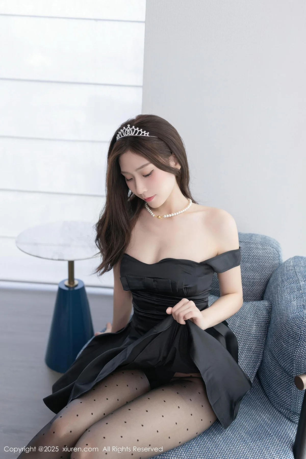 XiuRen 秀人 No.10878 刘婷婷 黑色连衣短裙魅惑黑丝 - 2