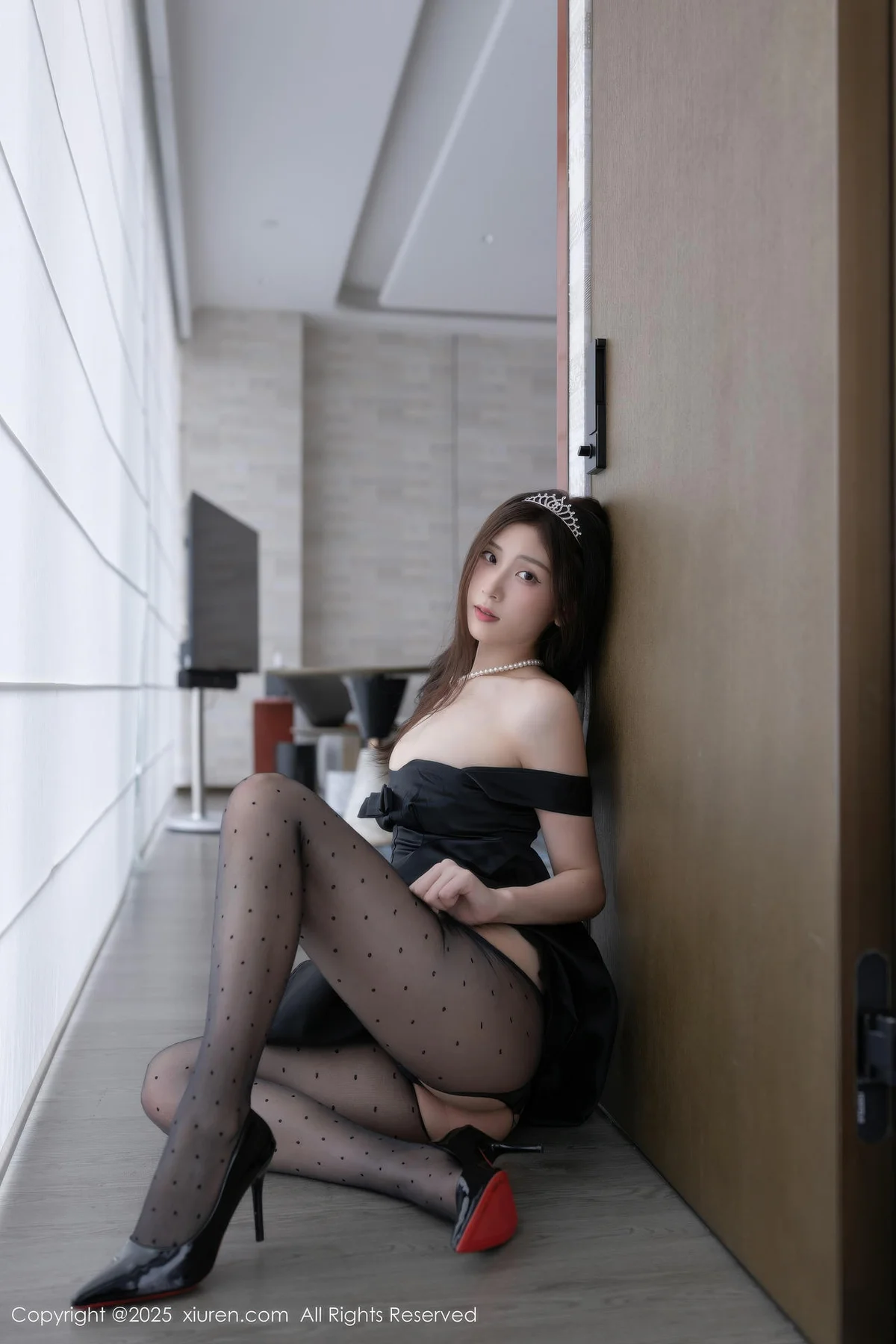 XiuRen 秀人 No.10878 刘婷婷 黑色连衣短裙魅惑黑丝 - 3