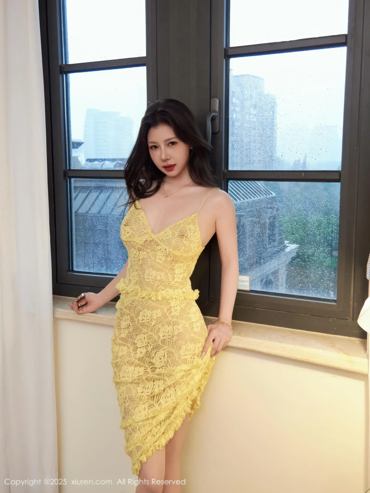 XiuRen 秀人 No.10879 尹甜甜sunny 淡黄蕾丝裙翘臀玉腿 - 3