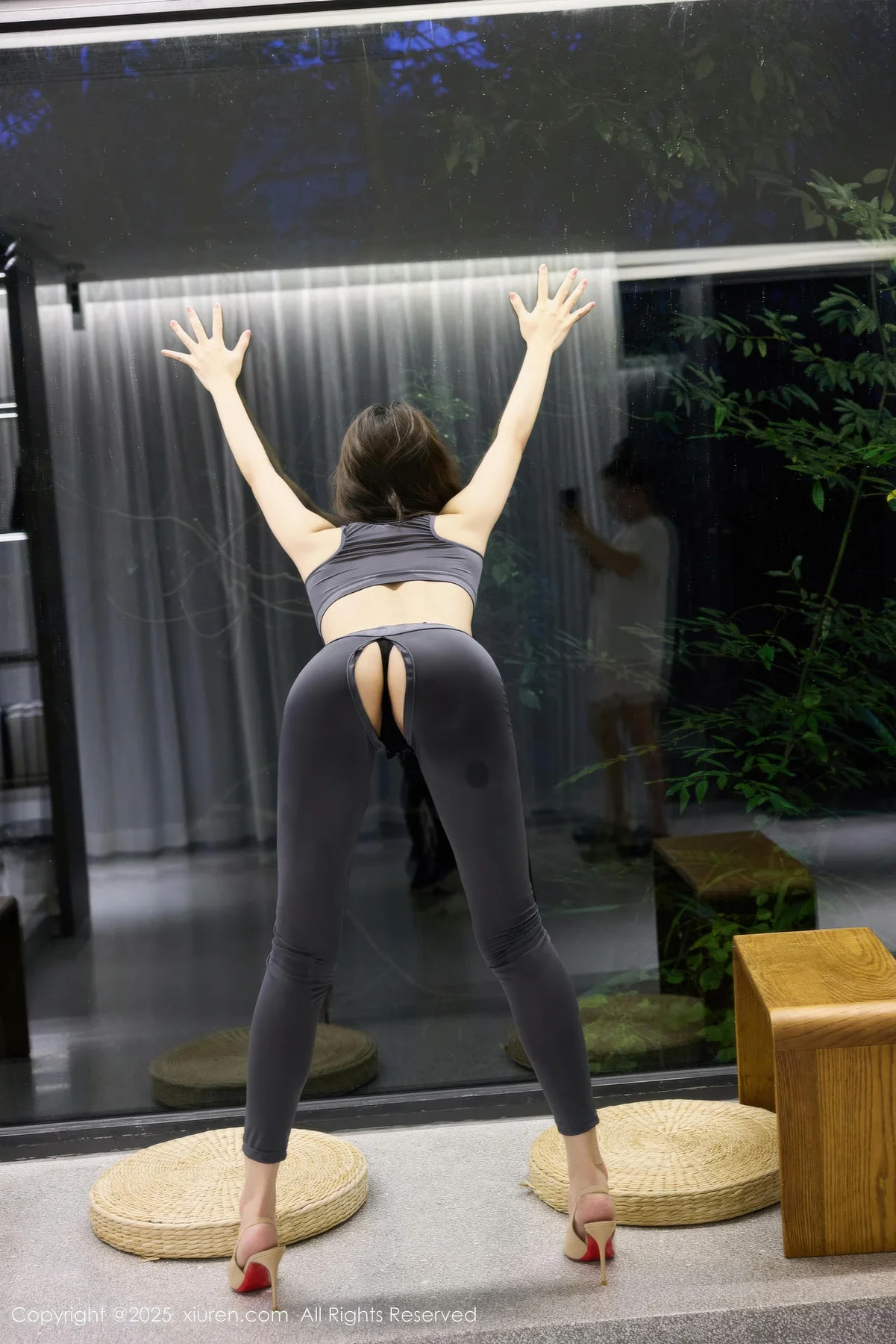 XiuRen 秀人 No.10902 尹甜甜sunny 性感灰色瑜伽服 - 6