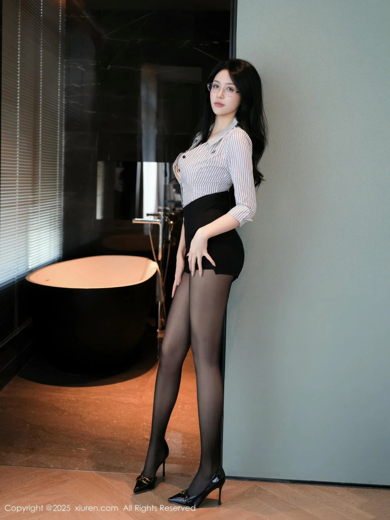 XiuRen 秀人 No.10905 shelly诗莉吖 性感OL服饰黑丝 - 7