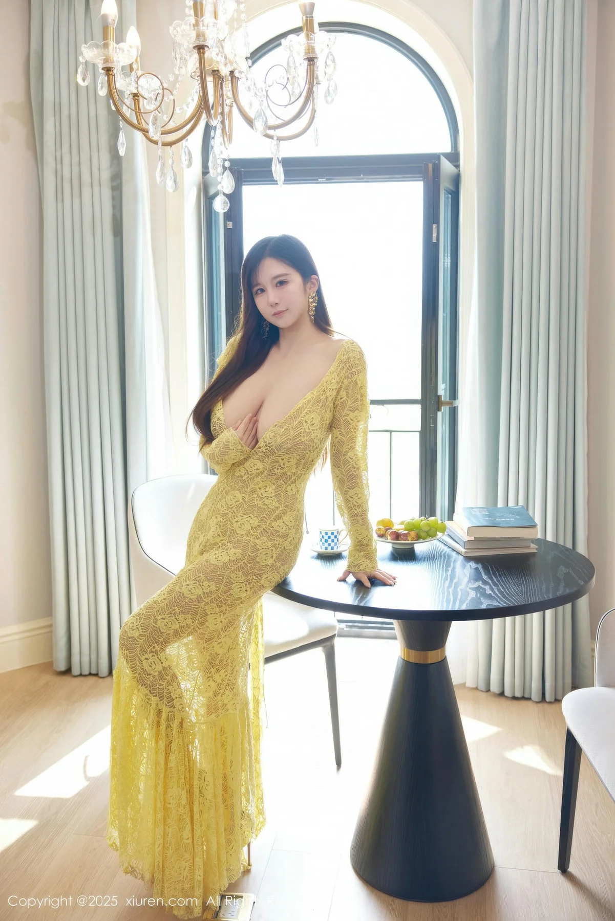 XiuRen 秀人 No.10909 小肉肉咪 巨乳黄色复古蕾丝连衣裙 - 2