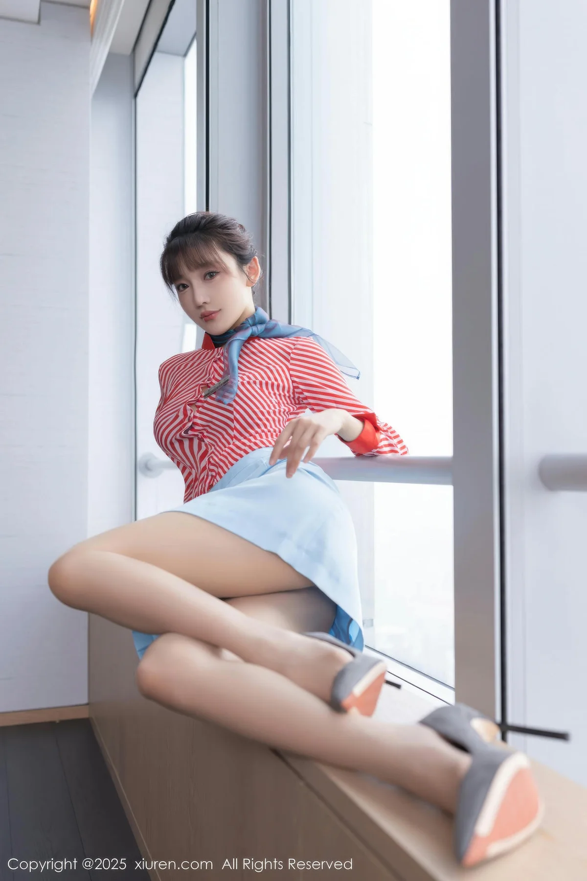 XiuRen 秀人 No.10932 陆萱萱 空姐紫色蕾丝内衣 - 7