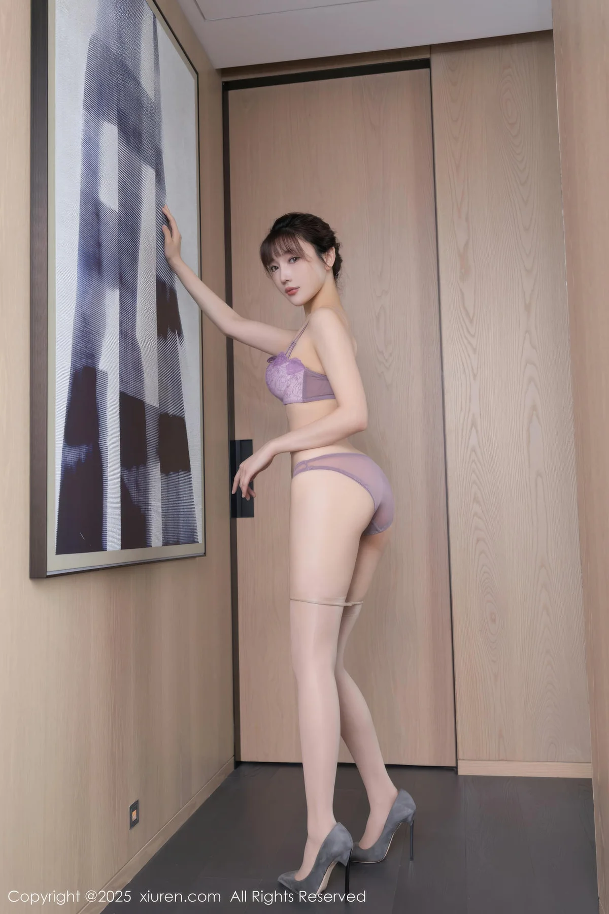 XiuRen 秀人 No.10932 陆萱萱 空姐紫色蕾丝内衣 - 2