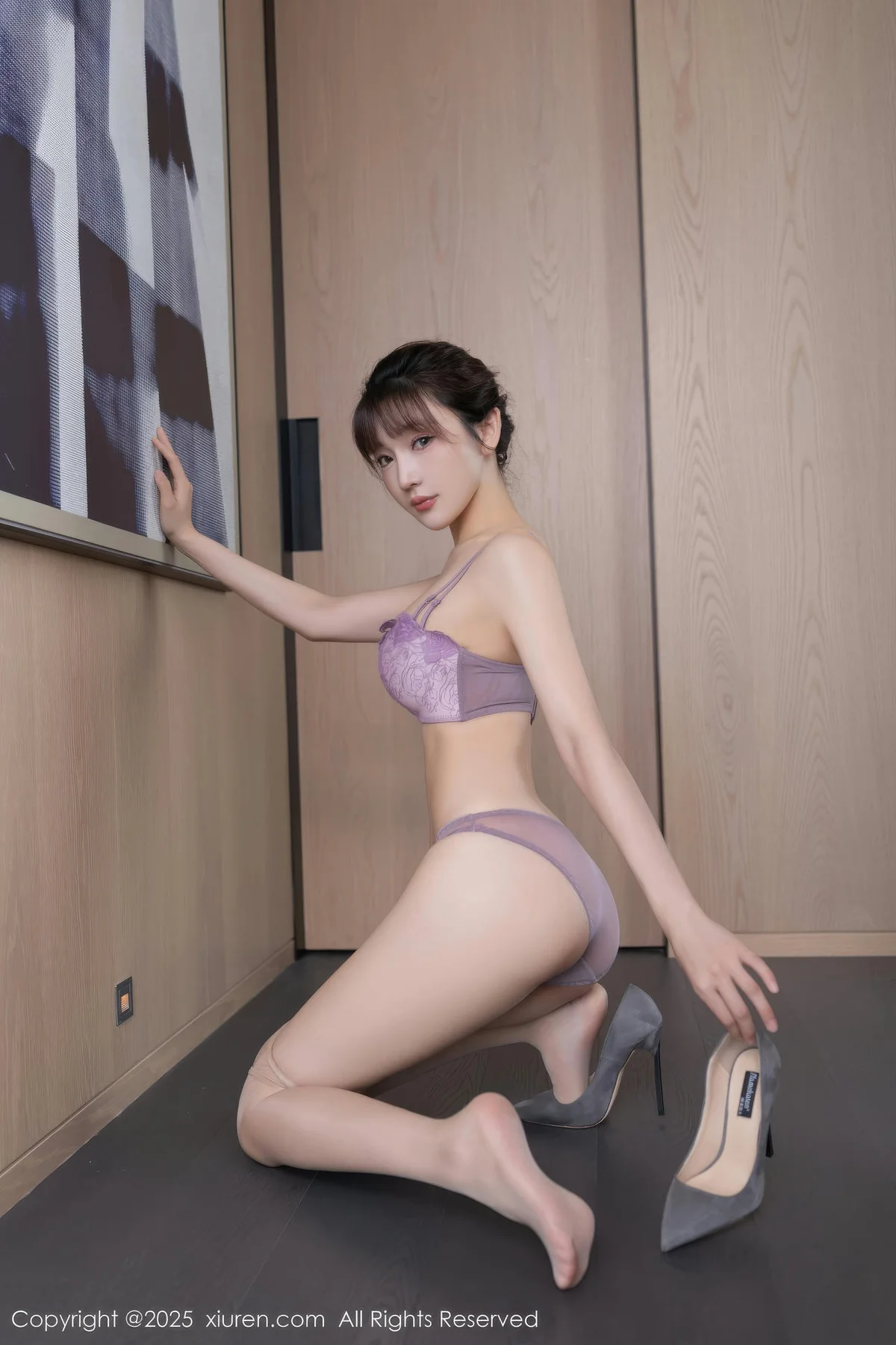 XiuRen 秀人 No.10932 陆萱萱 空姐紫色蕾丝内衣 - 4