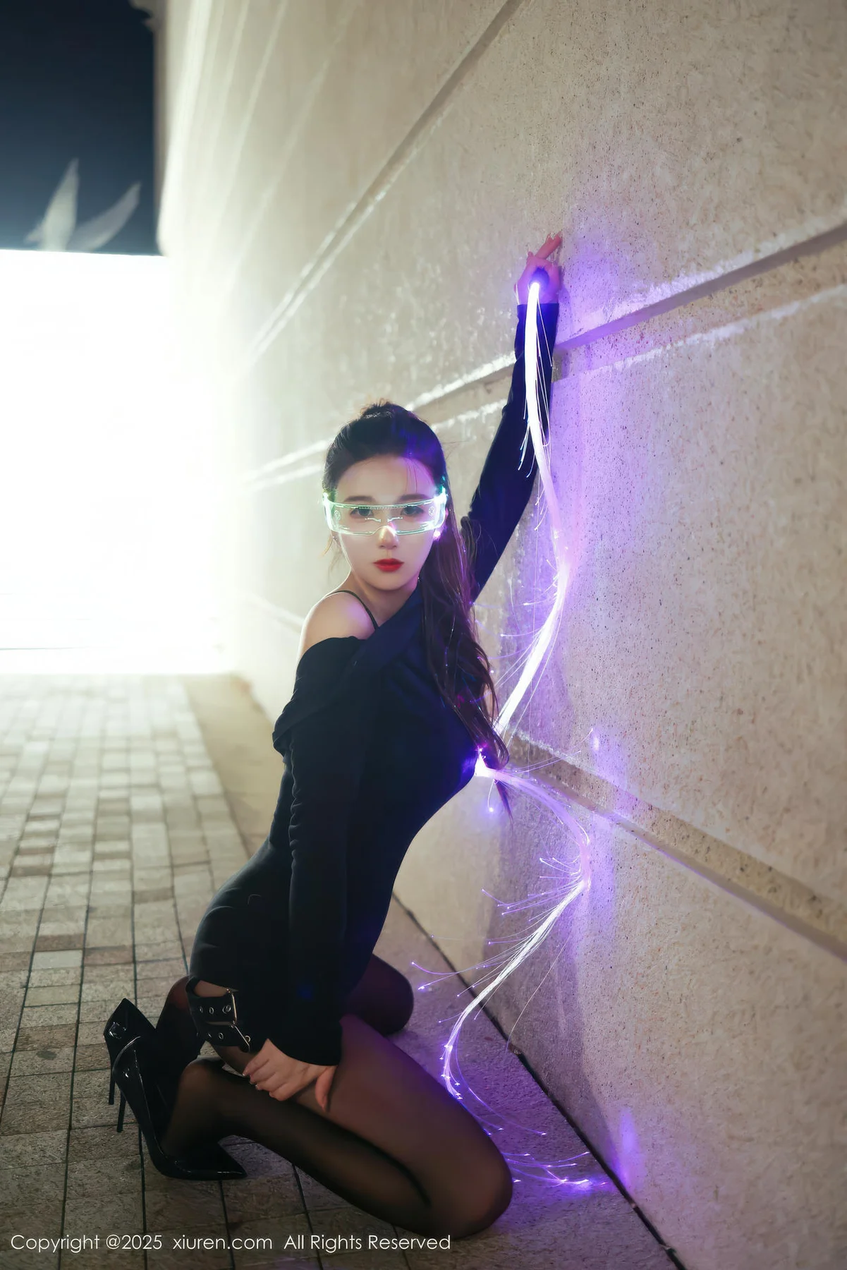 XiuRen 秀人 No.10936 小肉肉咪 街拍连衣短裙 - 1