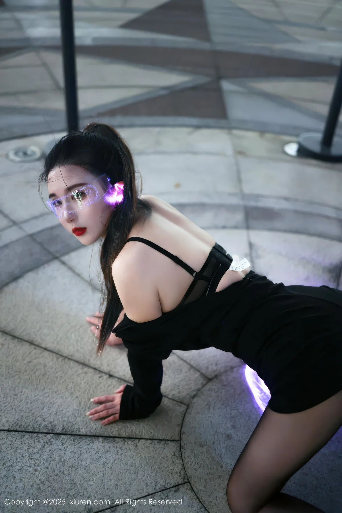 XiuRen 秀人 No.10936 小肉肉咪 街拍连衣短裙 - 4