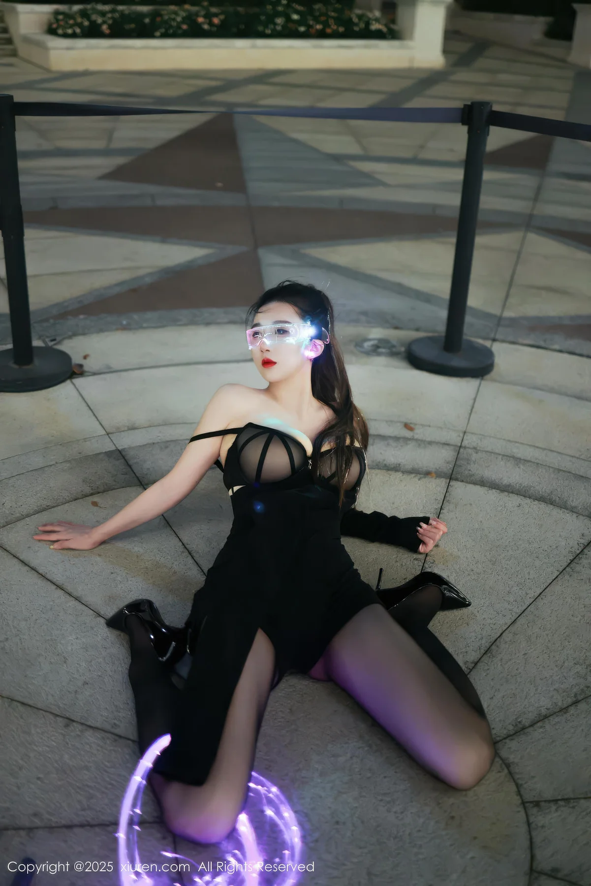 XiuRen 秀人 No.10936 小肉肉咪 街拍连衣短裙 - 4