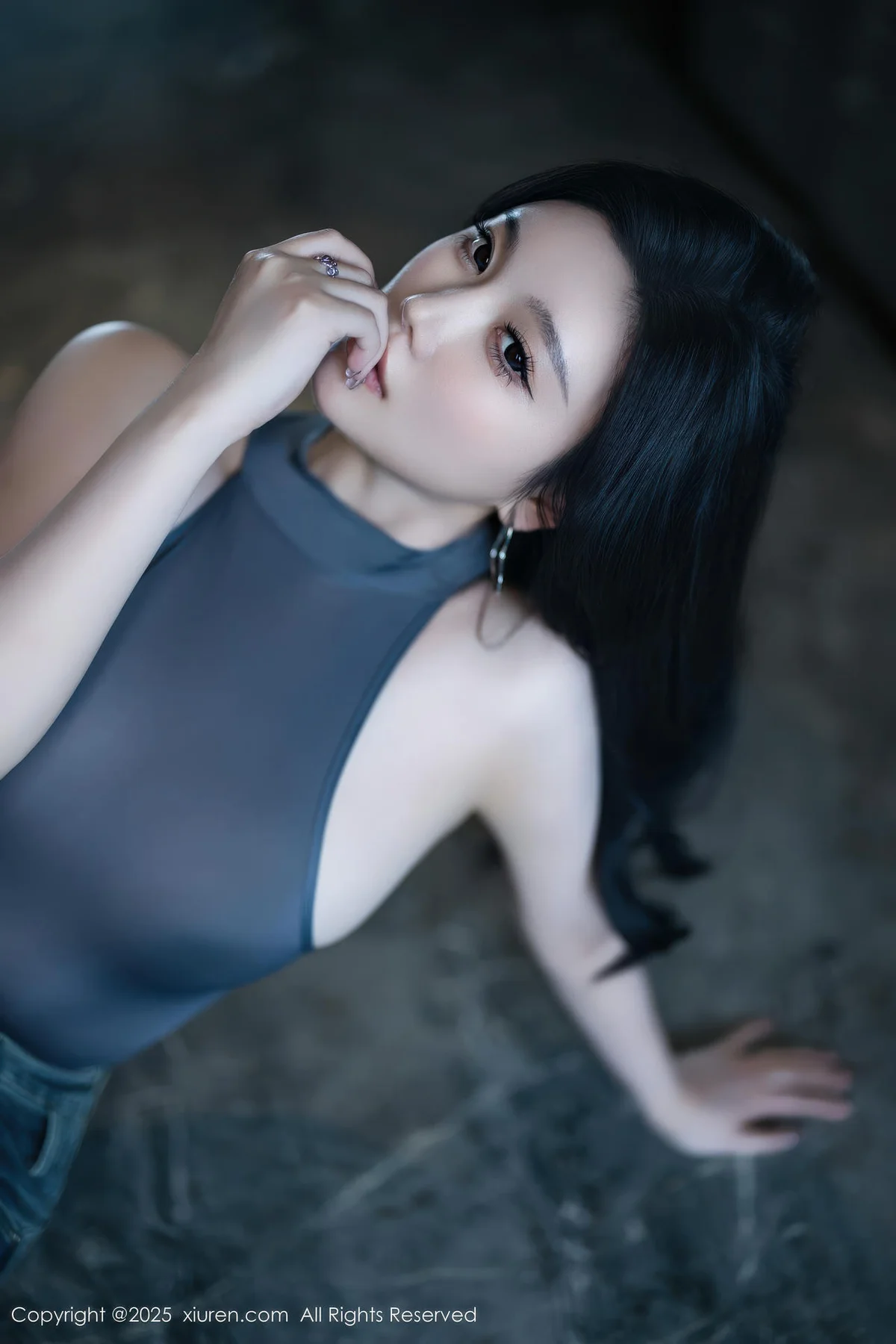 XiuRen 秀人 No.10952 CHENCHEN 灰色服饰牛仔裤 - 8