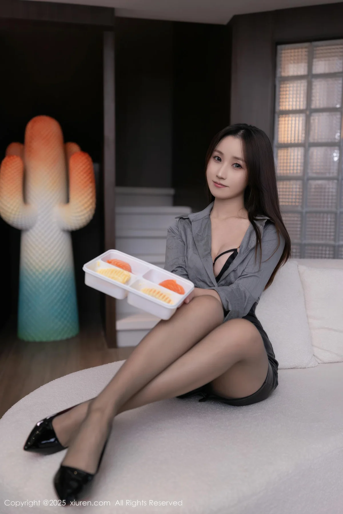 XiuRen 秀人 No.10978 杏子Yada 灰色衬衫魅惑黑丝 - 8