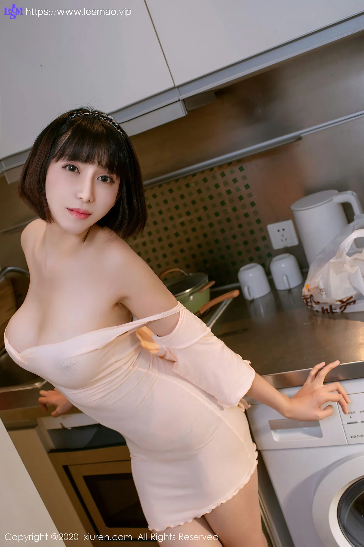 XiuRen 秀人 No.2318 高叉韵味旗袍 安妮斯朵拉 新人模特 - 2