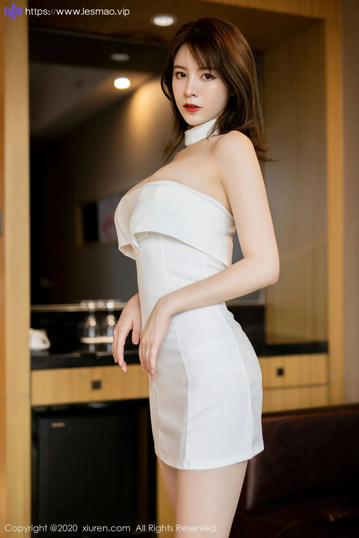 XiuRen 秀人 No.2402 yoo优优 白色抹胸礼裙 - 3