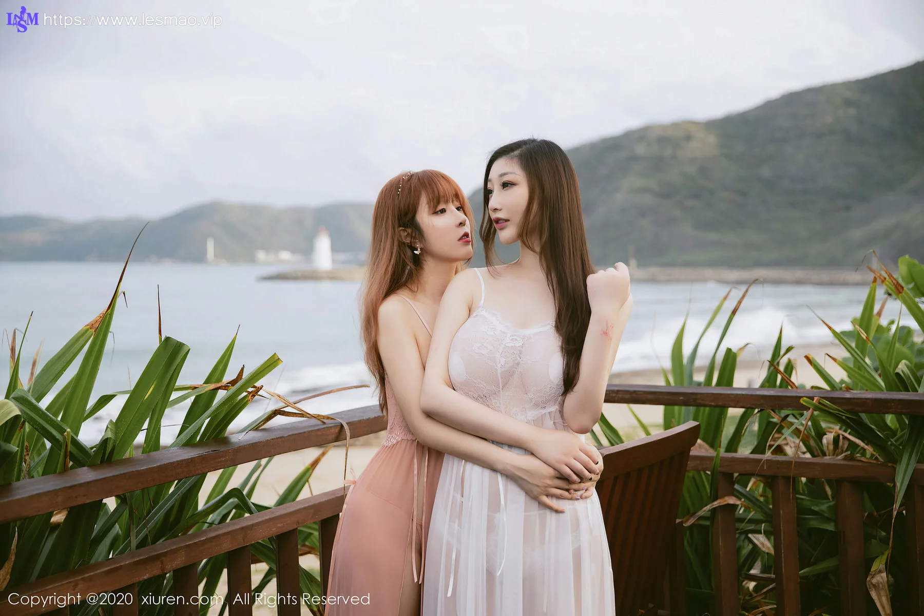 XiuRen 秀人 No.2444  模特合辑 妲己和王雨纯户外写真 - 9