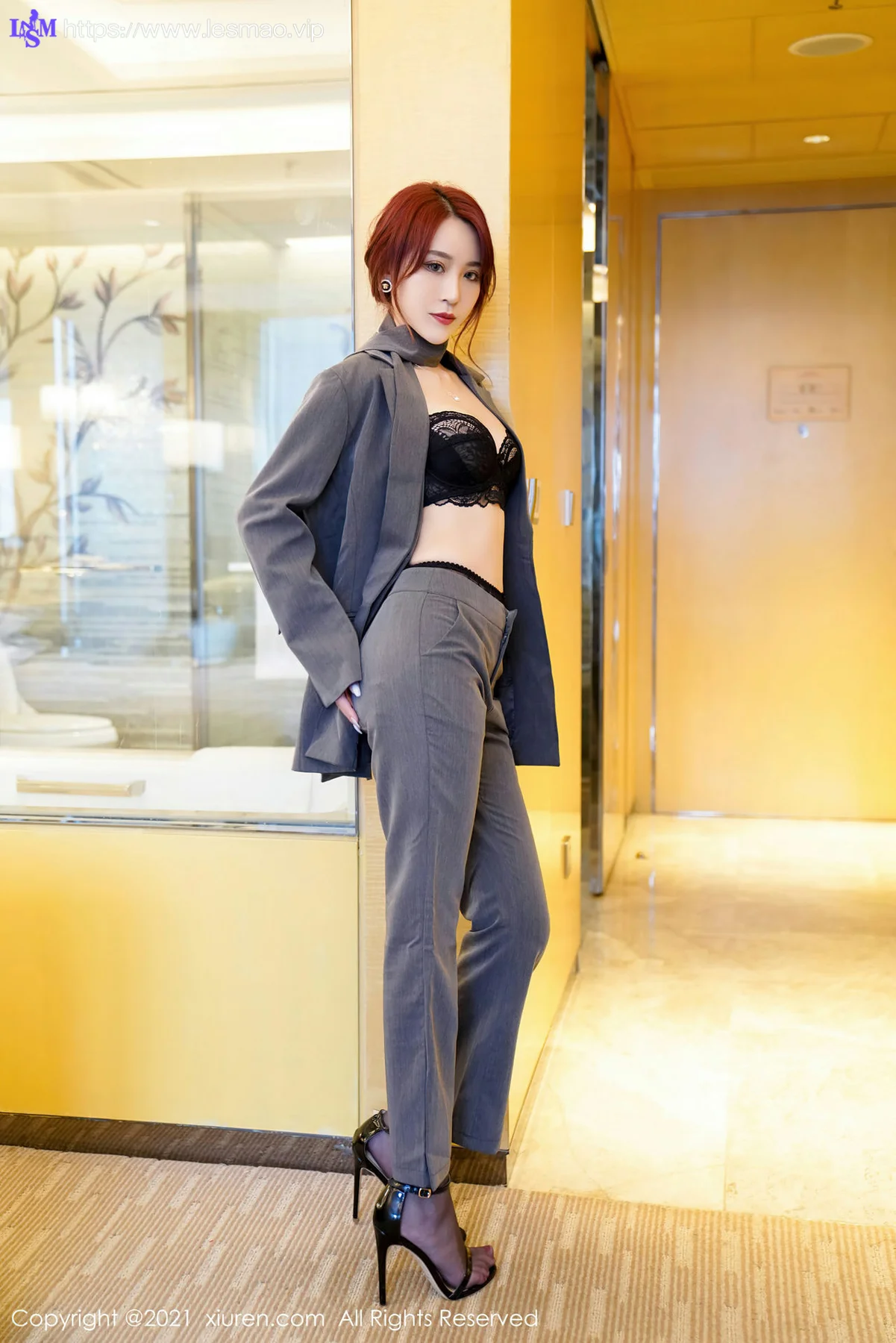 XiuRen 秀人 No.3368  经典职场职业OL 周慕汐baby 制服性感写真 - 4