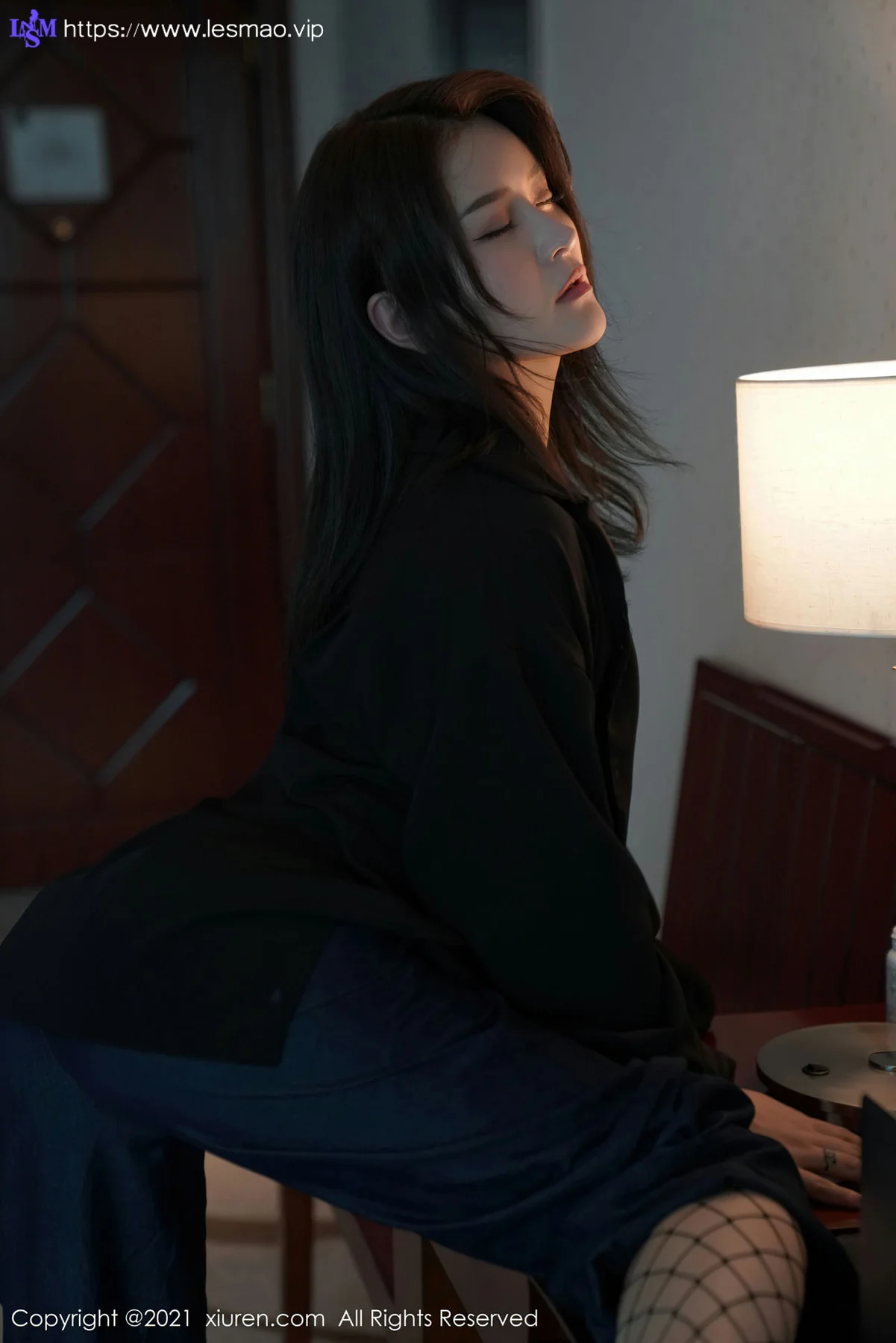 XiuRen 秀人 No.3376 束腰服饰与魅惑网袜 璀灿 性感写真 - 4