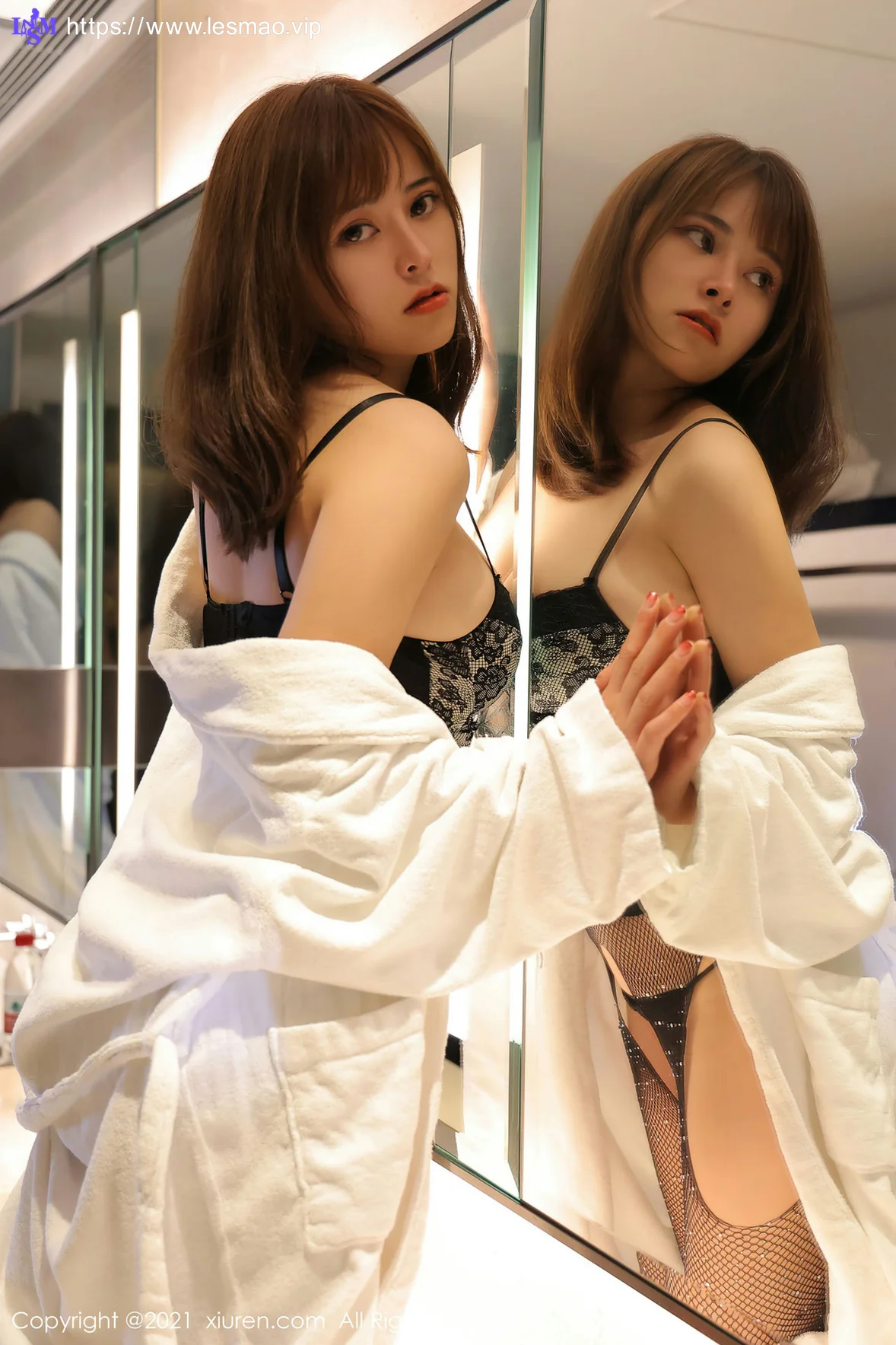 XiuRen 秀人 No.3742 束腰与网袜 奈沐子 性感写真3 - 1