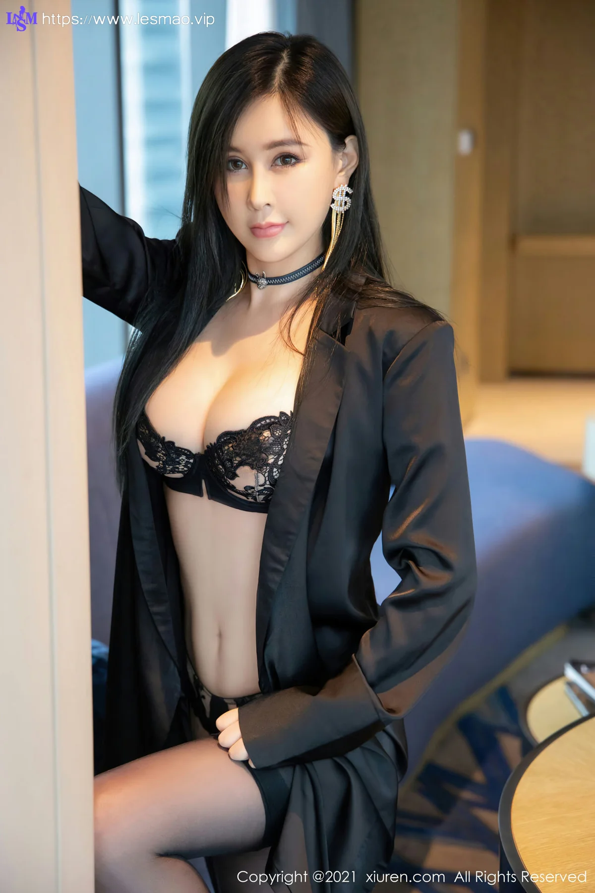 XiuRen 秀人 No.3806 新人模特 闫璐璐 首套写真 - 4