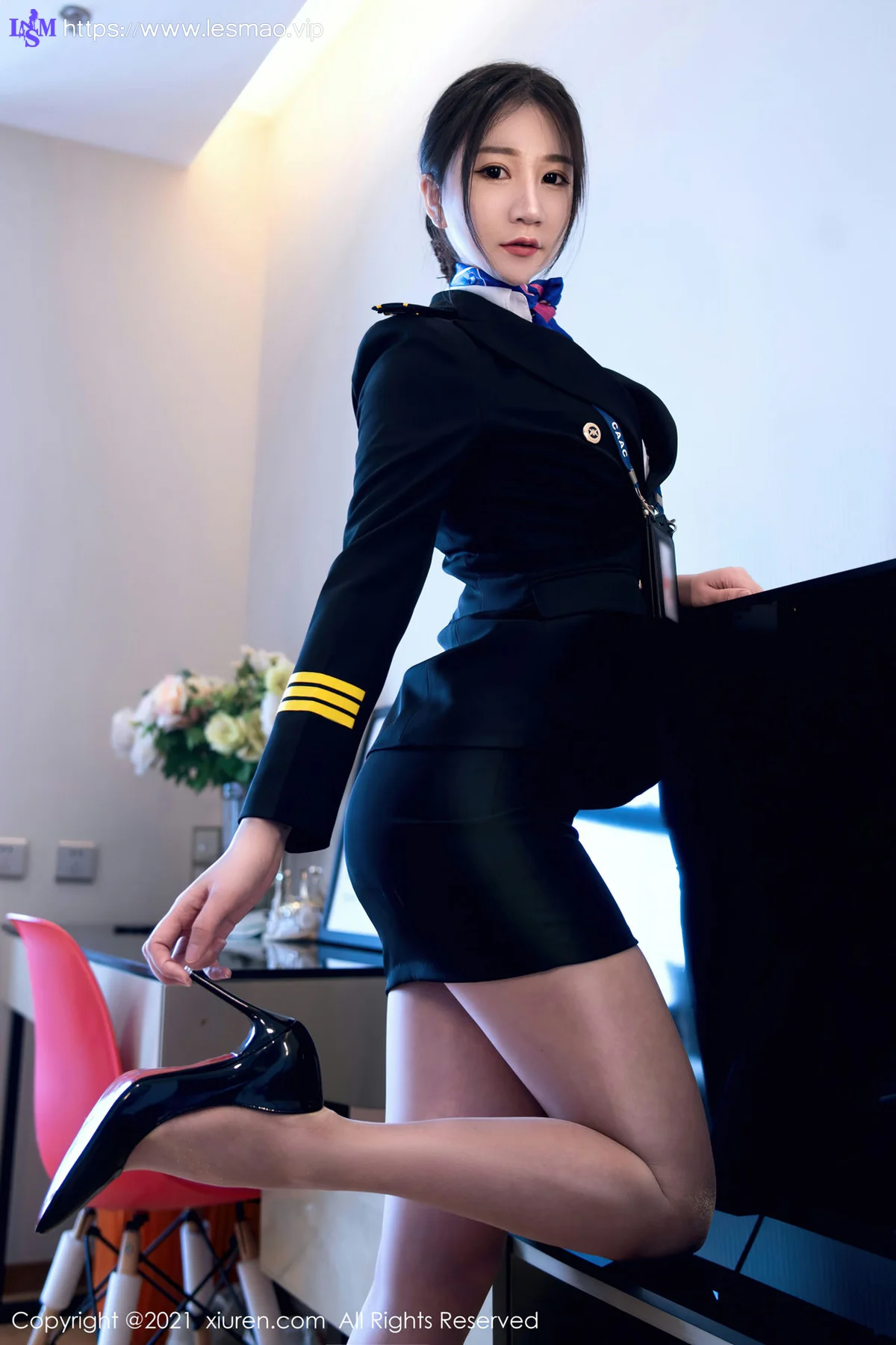 XiuRen 秀人 No.3839 制服机长御姐 顾乔楠Cora 性感写真2 - 4