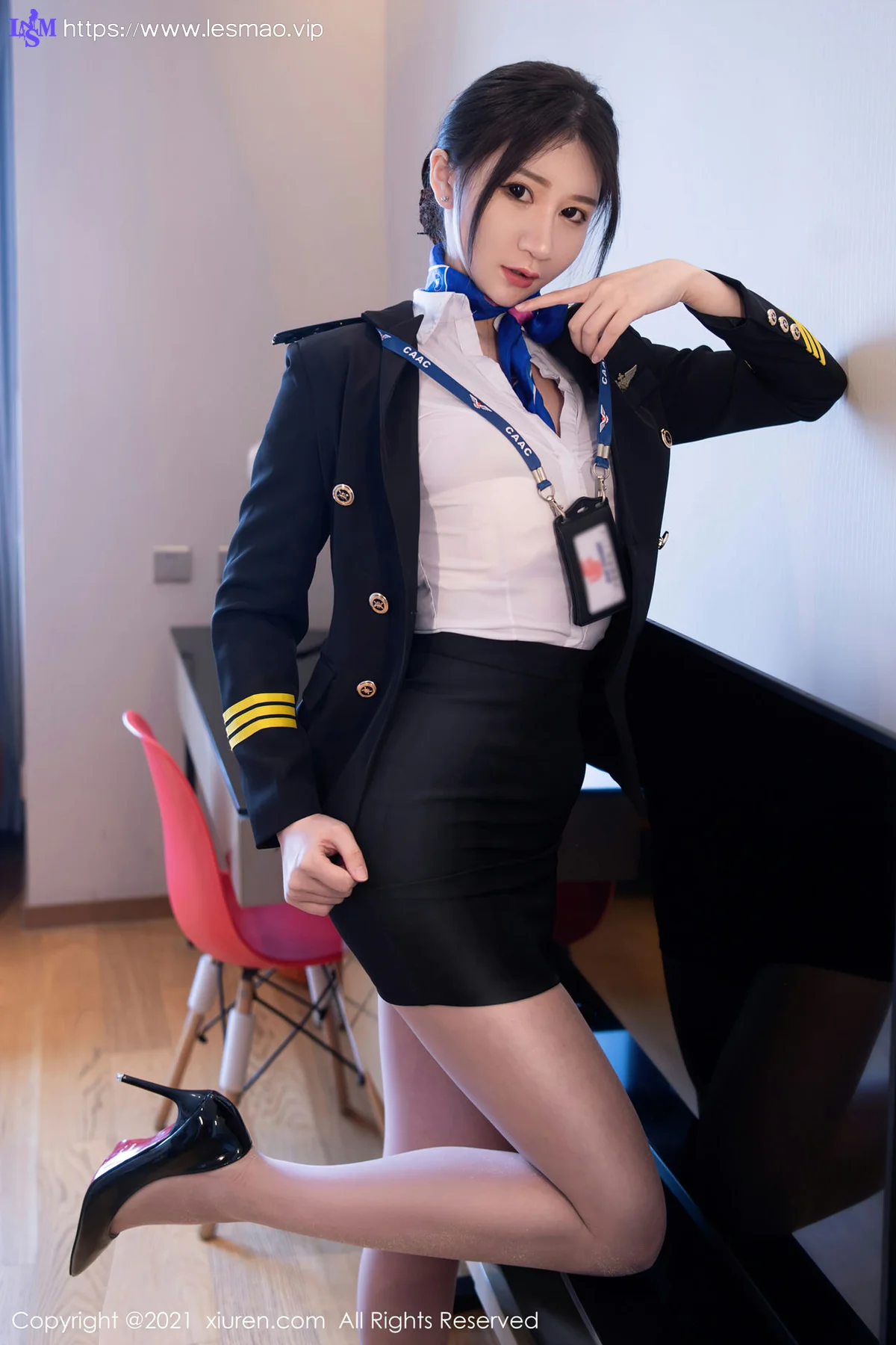 XiuRen 秀人 No.3839 制服机长御姐 顾乔楠Cora 性感写真2 - 5