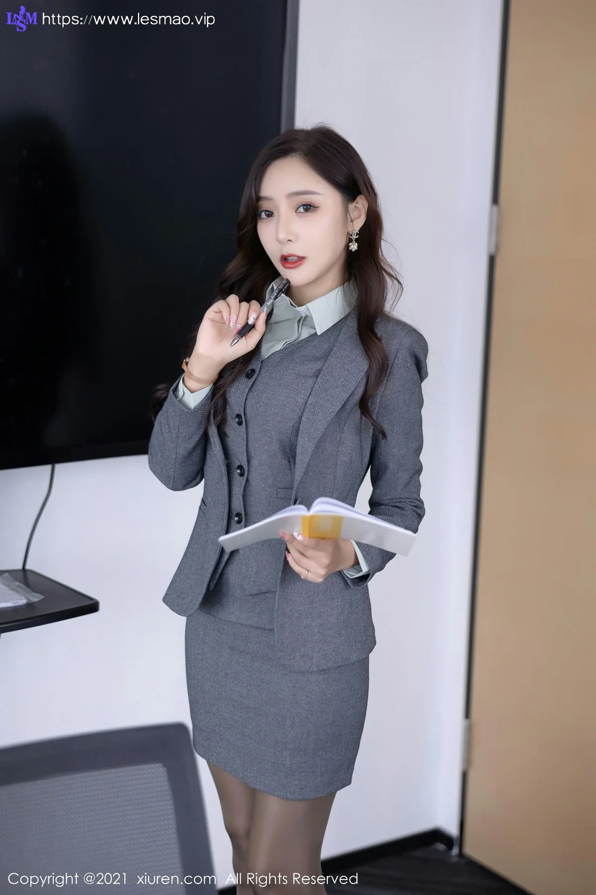 XiuRen 秀人 No.4251 职业装OL 王馨瑶yanni 性感写真11 - 2