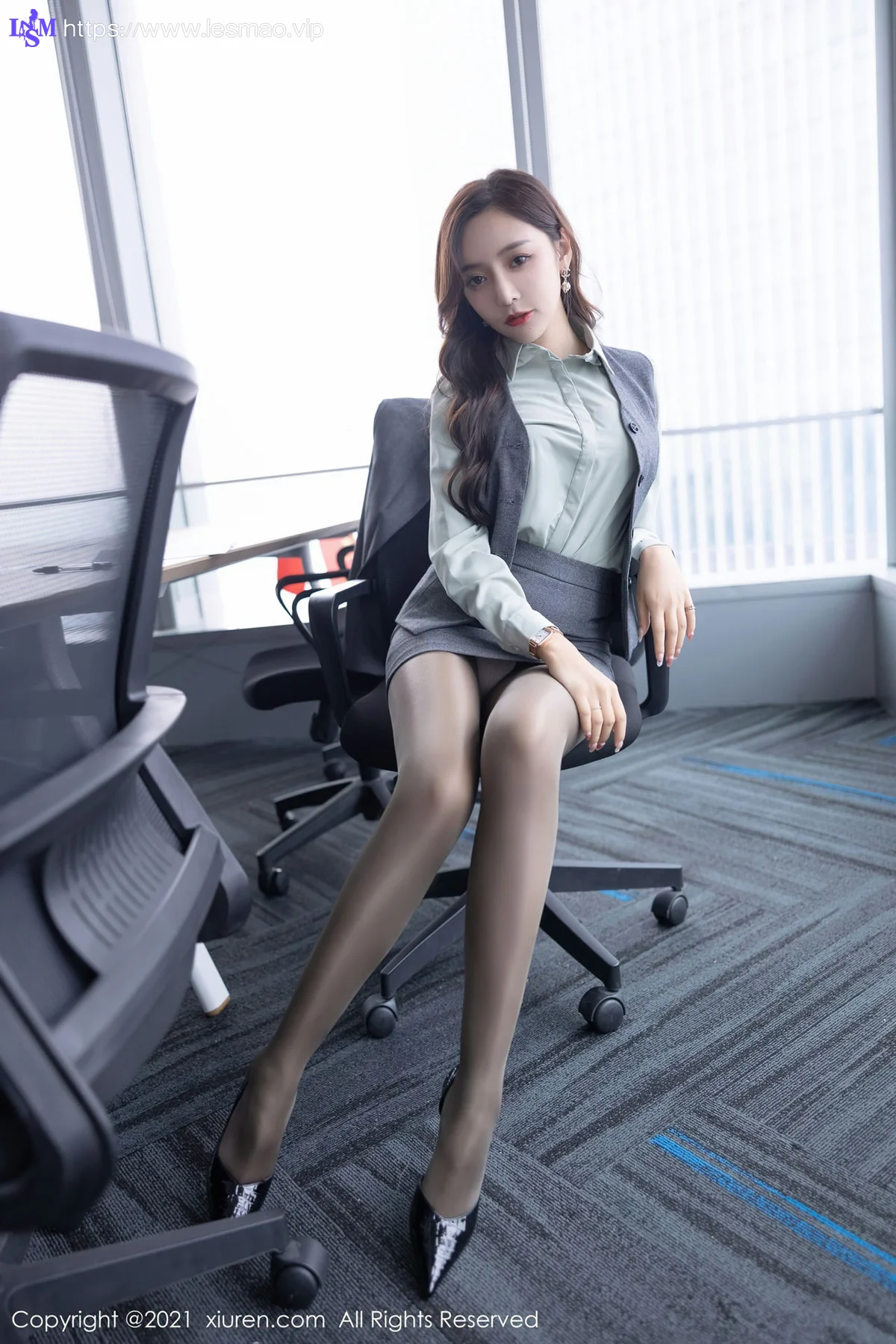 XiuRen 秀人 No.4251 职业装OL 王馨瑶yanni 性感写真11 - 3