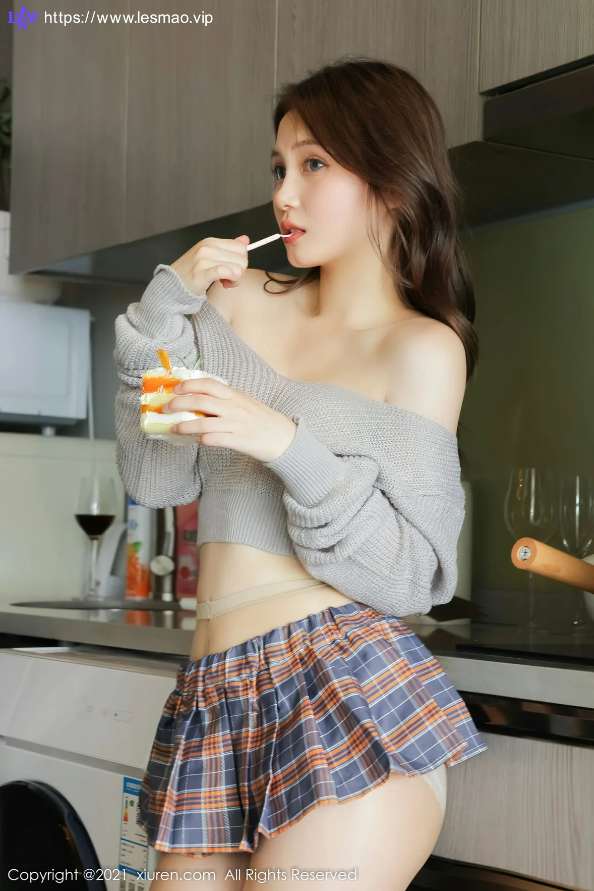 XiuRen 秀人 No.4369 格子短裙 兔妹妹 性感写真3 - 5