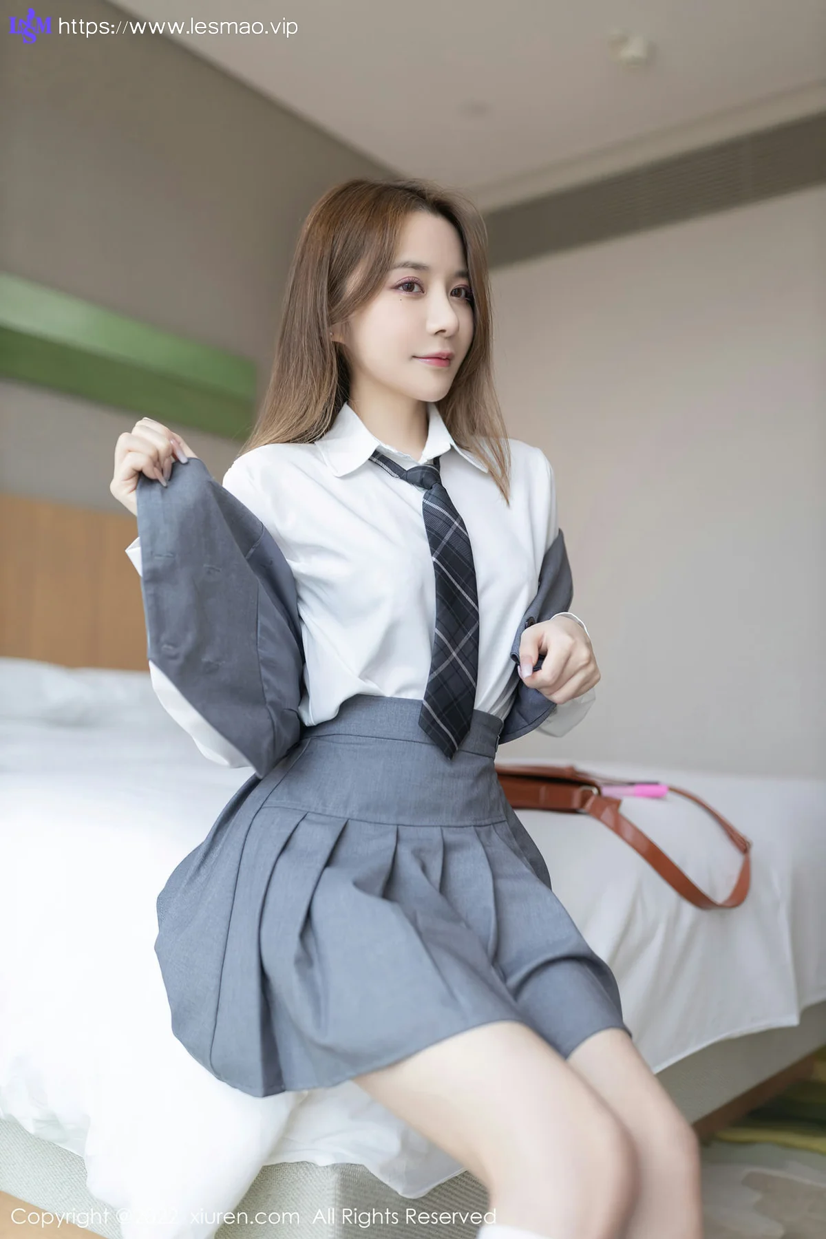 XiuRen 秀人 No.4436 清纯制服诱惑 鱼子酱Fish 性感写真1 - 5