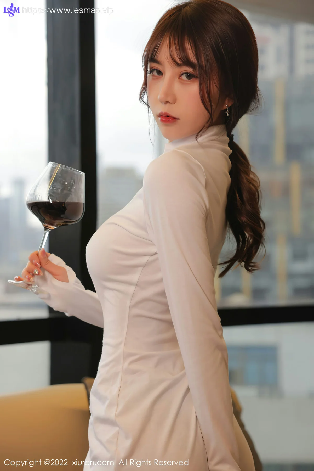 XiuRen 秀人 No.4494 微醺女总裁 tina_甜仔 新人模特第一套写真3 - 7