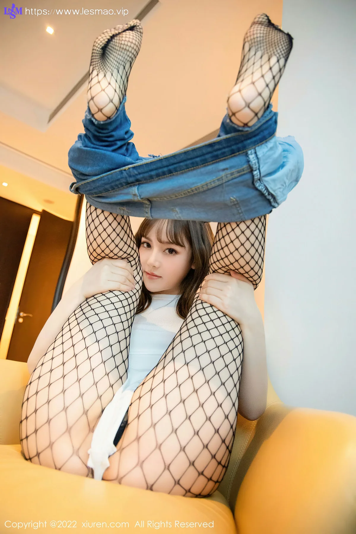 XiuRen 秀人 No.4729 轻透收身上衣 豆瓣酱 性感写真1 - 2