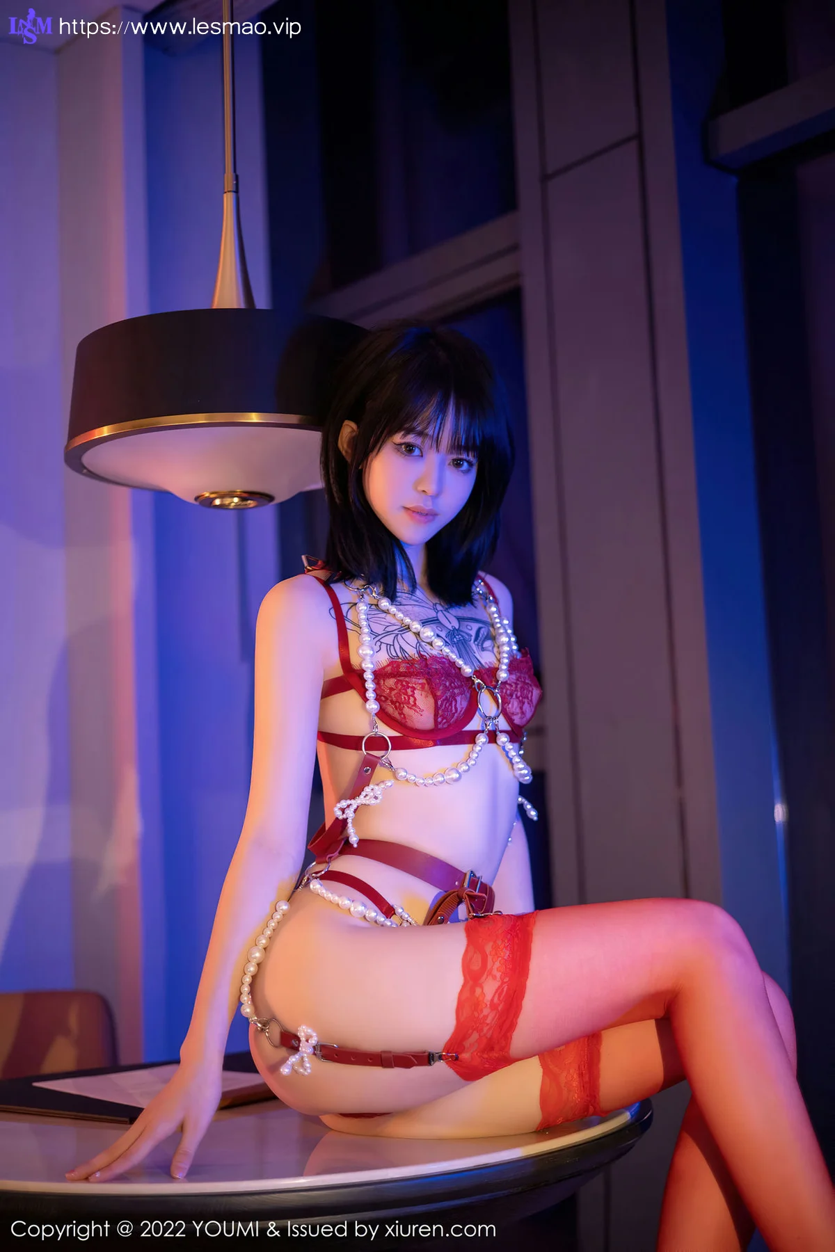 XiuRen 秀人 No.4805 红色丝袜丝 奶瓶. 性感写真 - 2