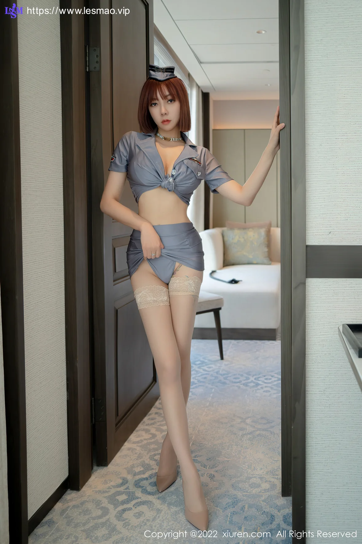 XiuRen 秀人 No.4990 性感制服 果儿Victoria 西双版纳旅拍 - 8