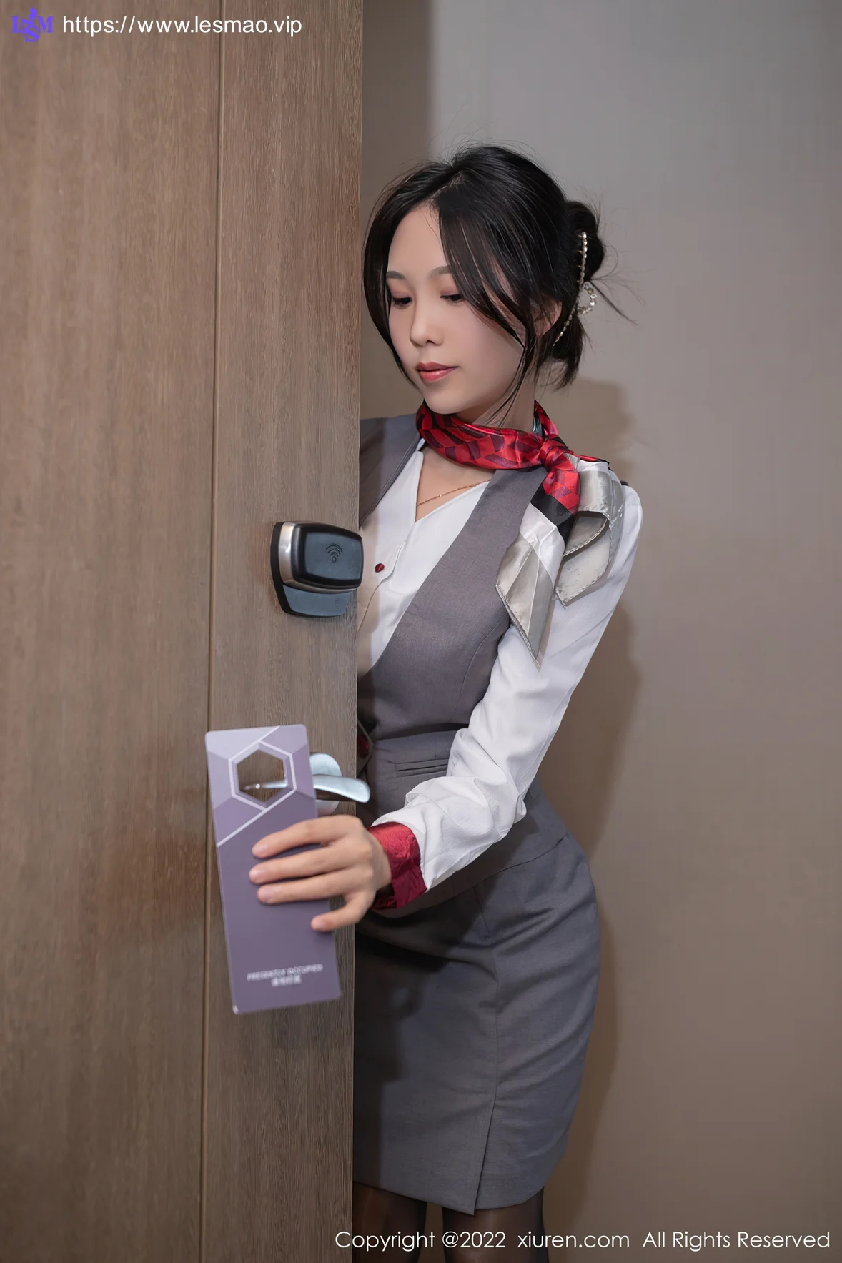 XiuRen 秀人 No.5027 空姐制服拍摄 利世 性感写真1 - 8