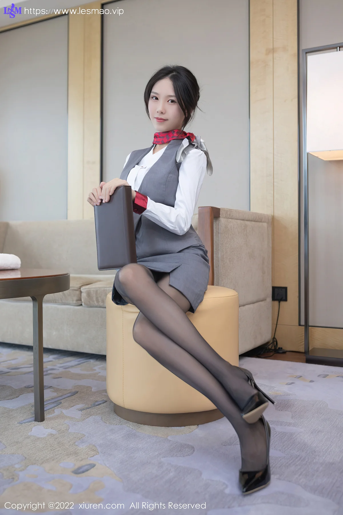 XiuRen 秀人 No.5027 空姐制服拍摄 利世 性感写真1 - 5