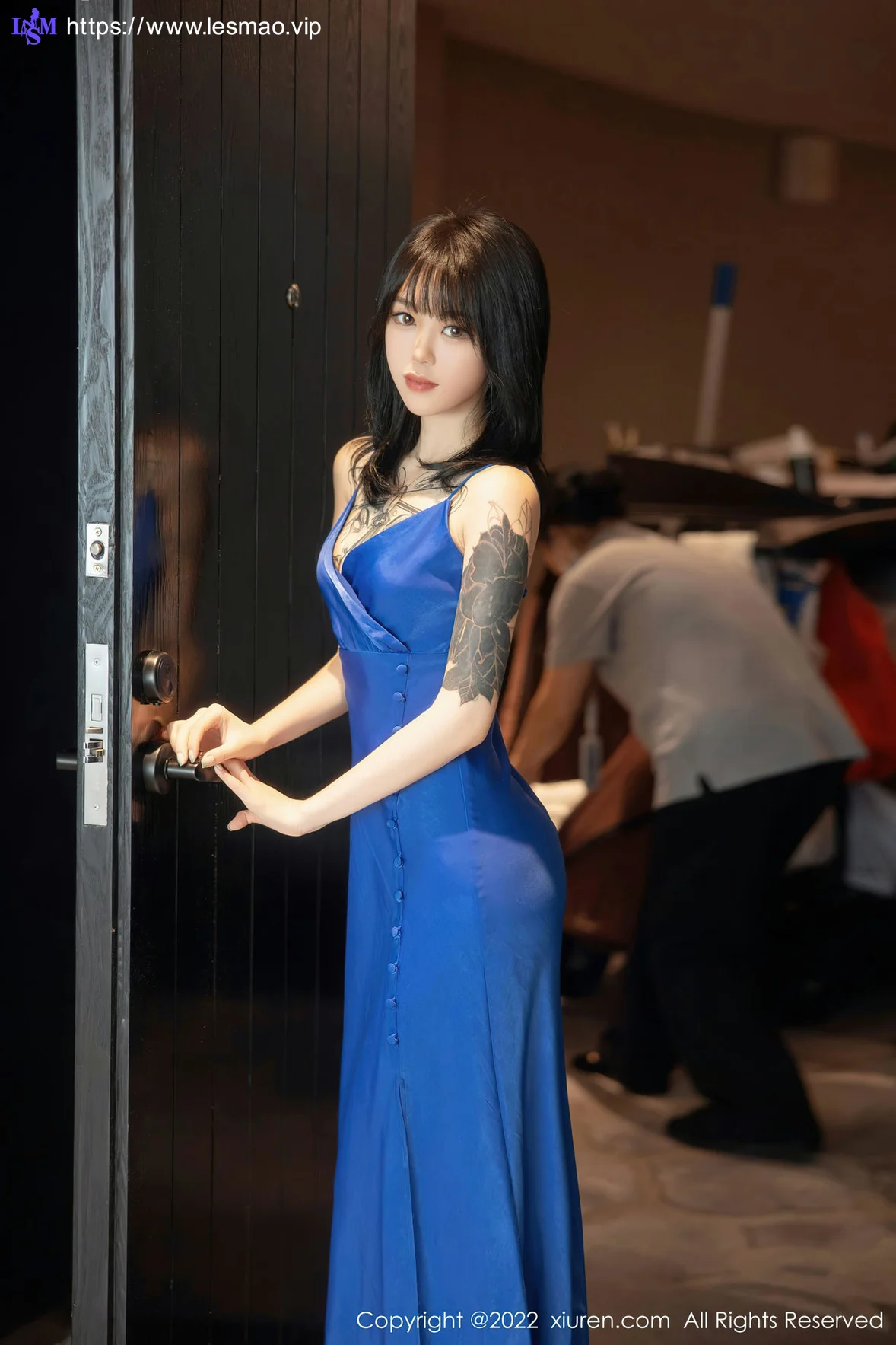 XiuRen 秀人 No.5165 奶瓶. 蓝色吊带裙性感写真11 - 3