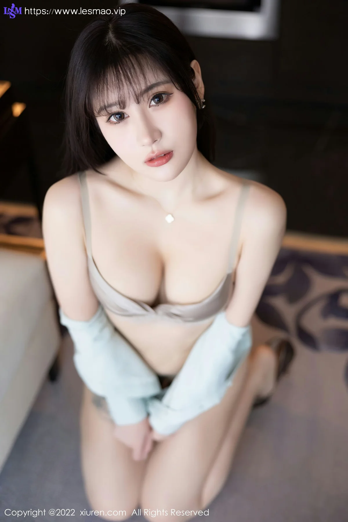 XiuRen 秀人 No.5555 白色短裙 张欣欣 性感写真11 - 2