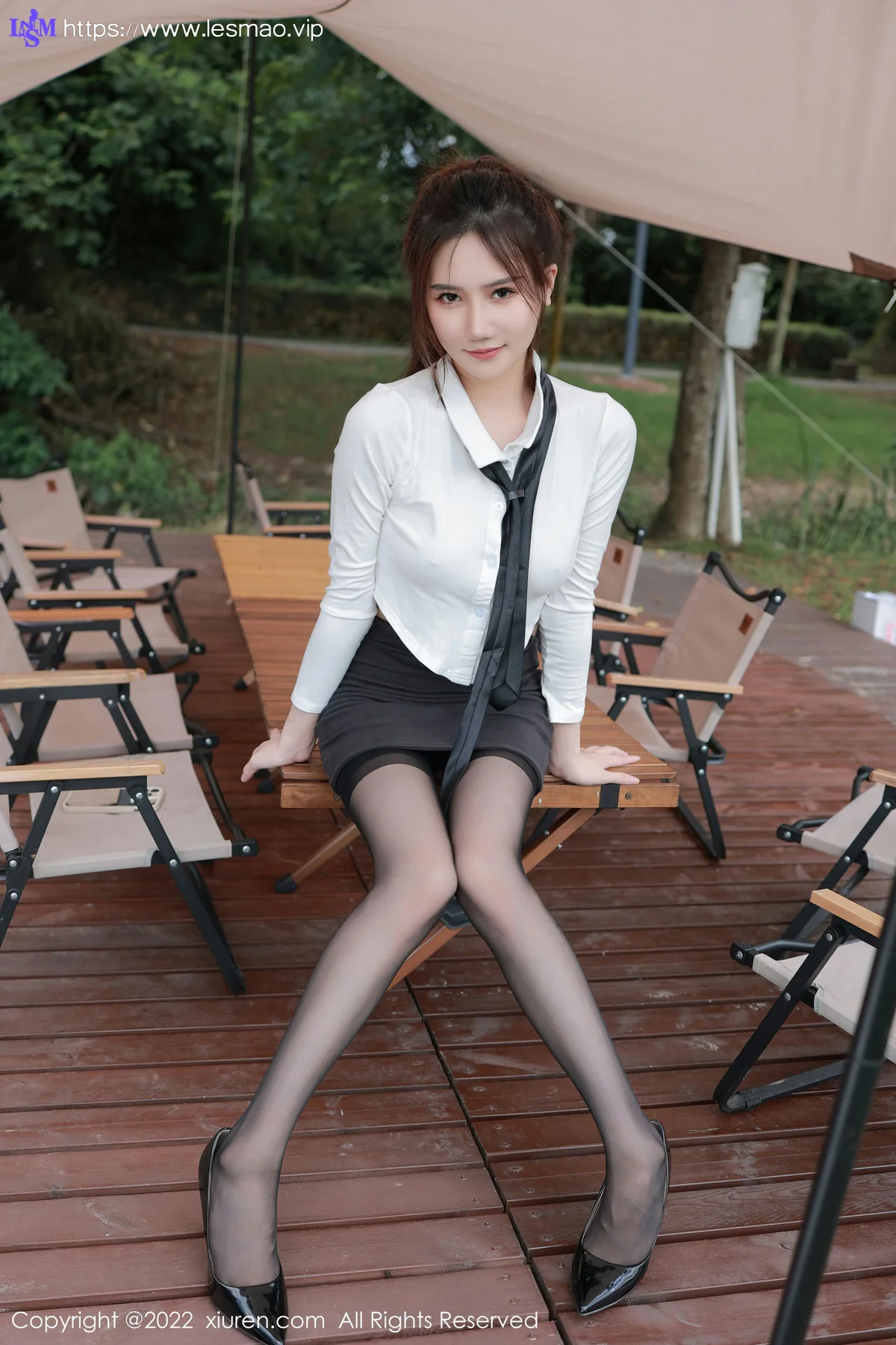 XiuRen 秀人 No.5703 古月小同学 深灰色短裙性感写真 - 4