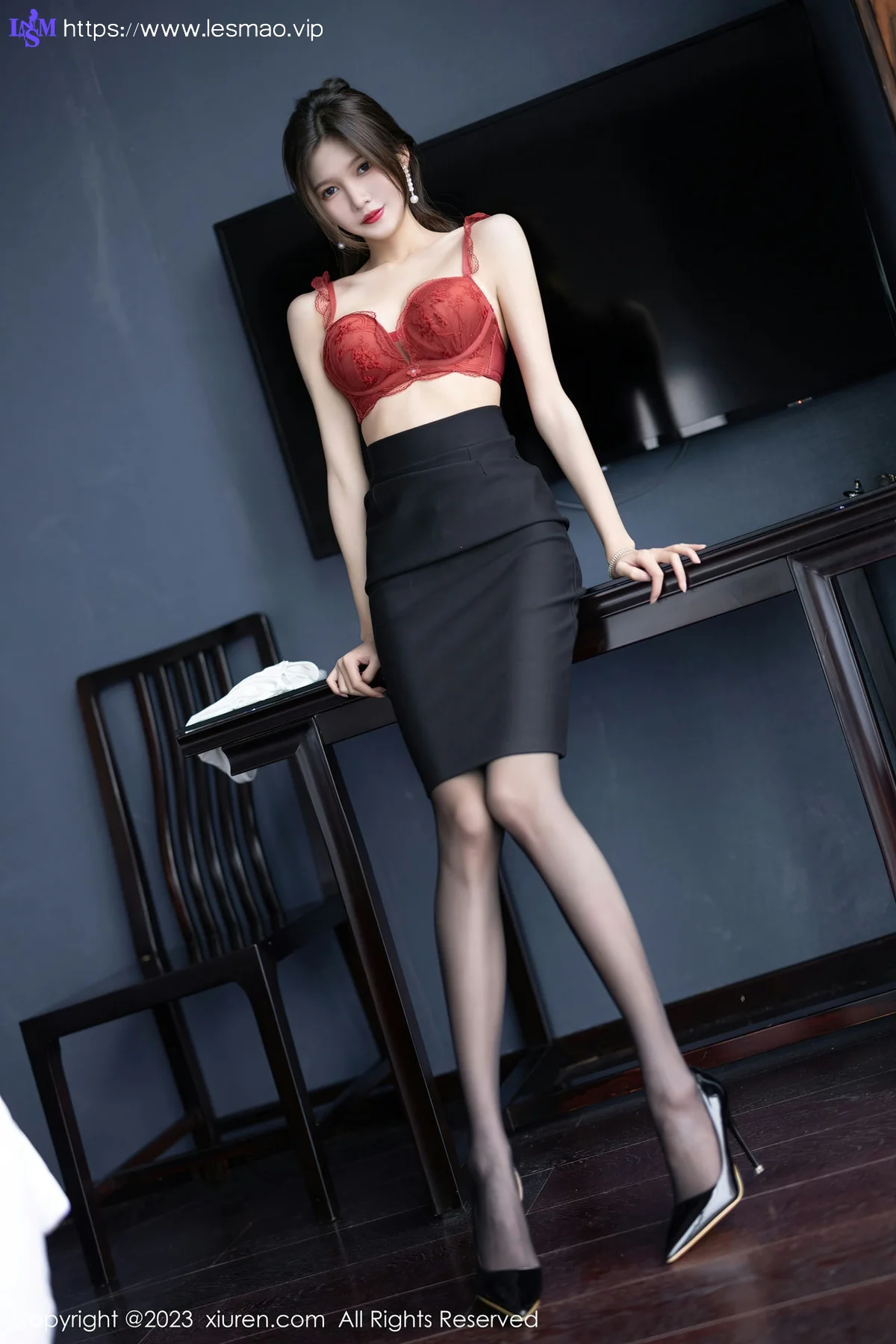 XiuRen 秀人 No.6194 程程程- 黑色短裙红色蕾丝海南岛旅拍 - 2