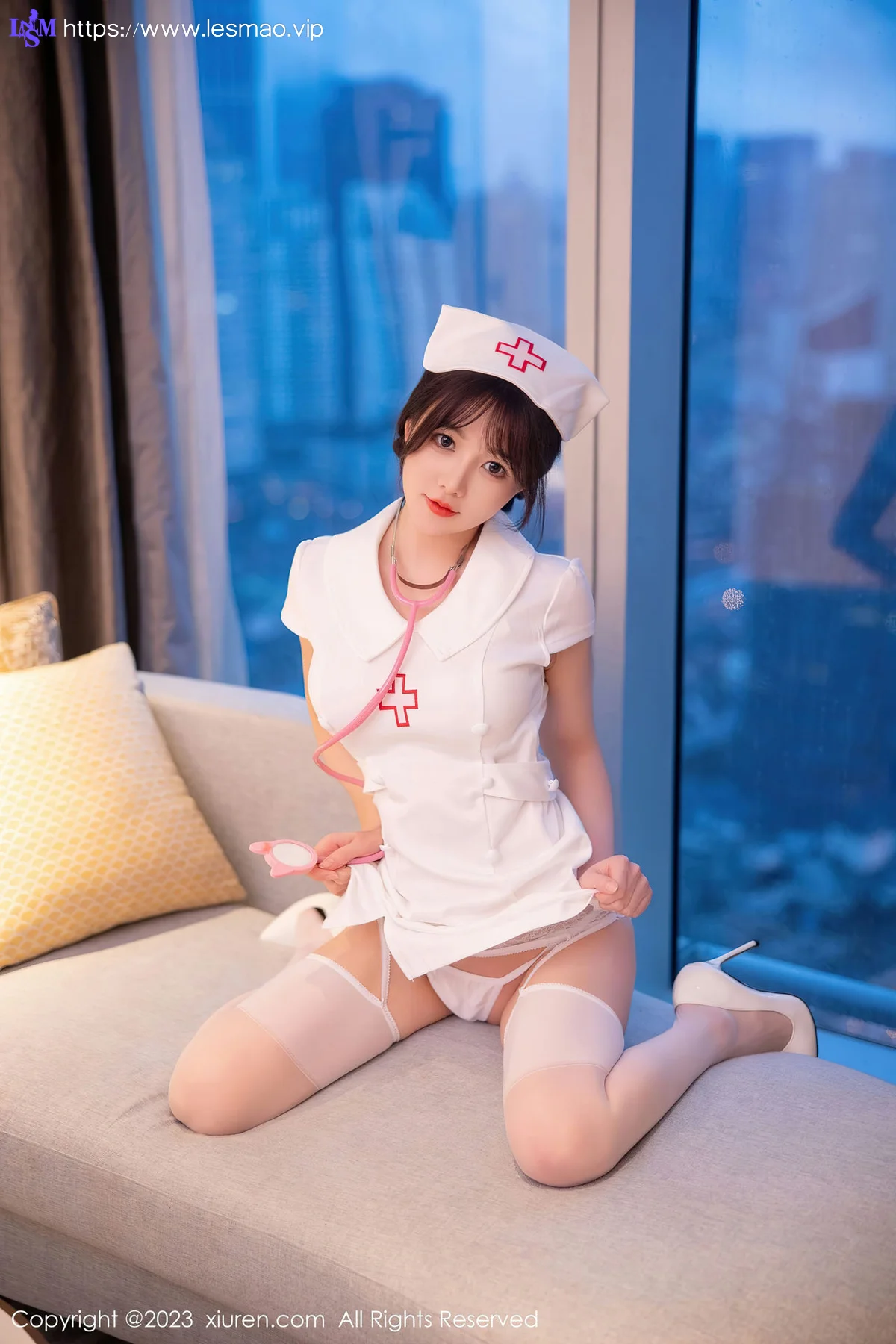 XiuRen 秀人 No.6221 婠婠么 白色情趣护士性感写真 - 8