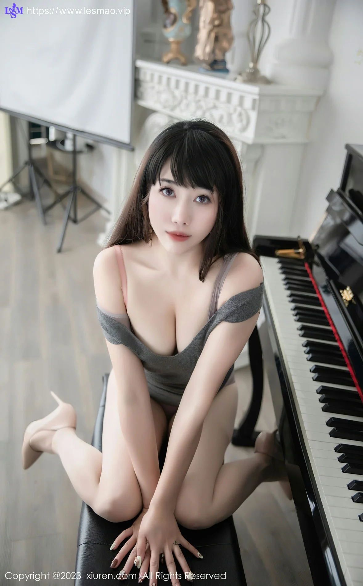 XiuRen 秀人 No.6532 严利娅Yuliya 家庭钢琴师角色扮演写真 - 1